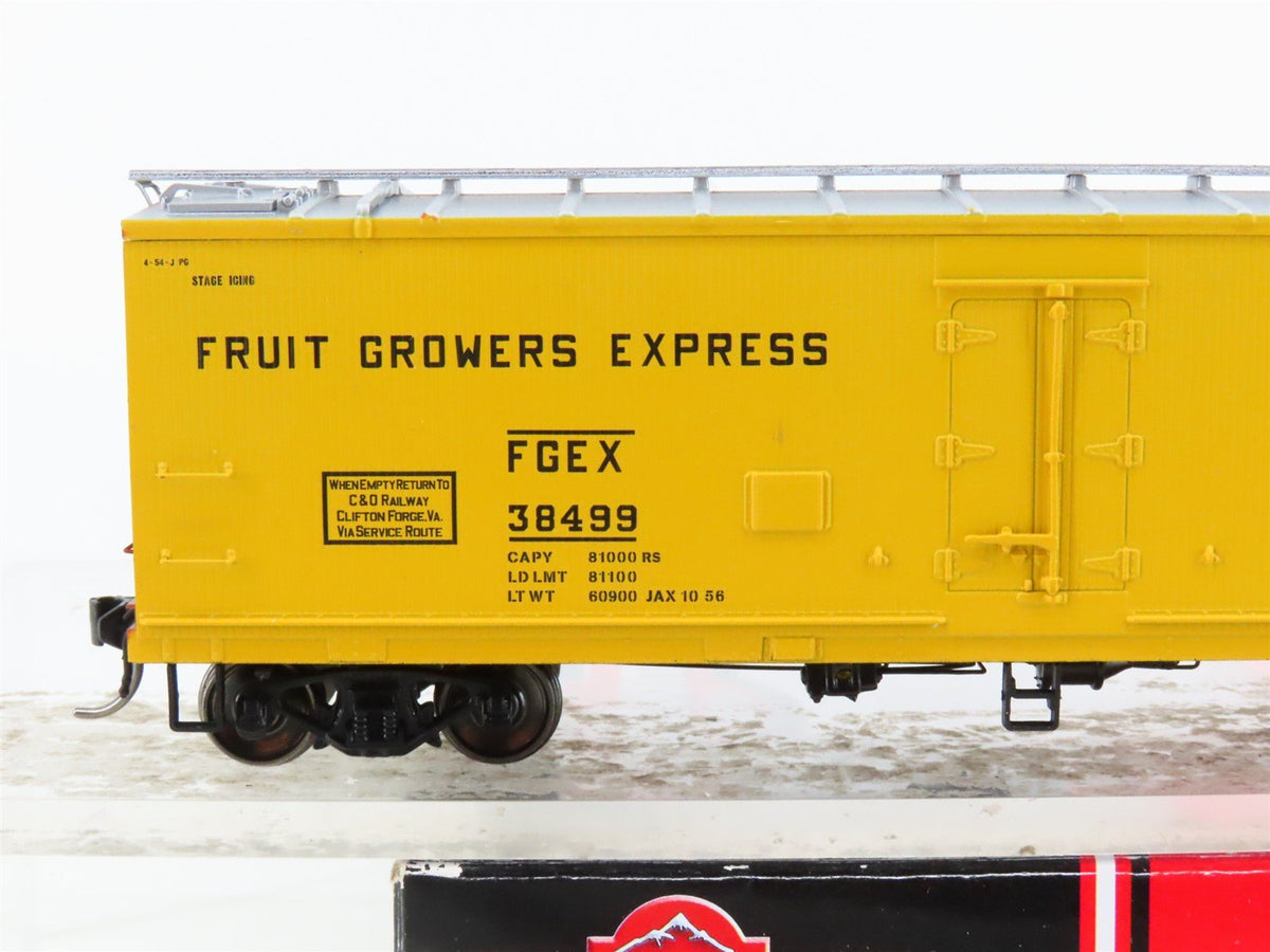 HO Scale InterMountain 47737-06* C&amp;O FGEX Fruit Growers Express Reefer #38499