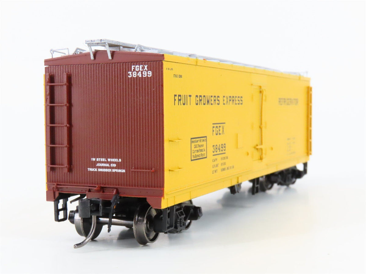 HO Scale InterMountain 47737-06* C&amp;O FGEX Fruit Growers Express Reefer #38499