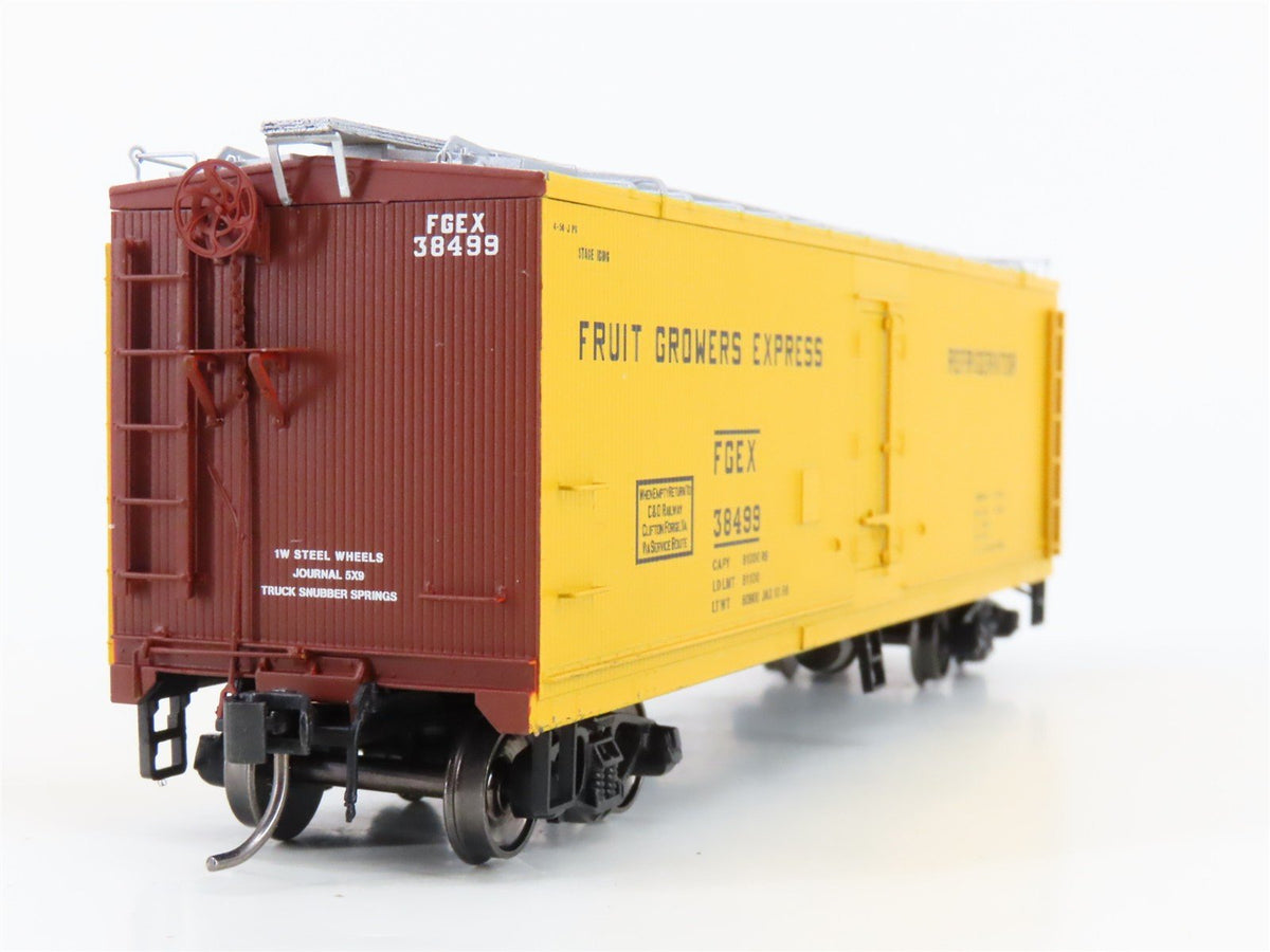 HO Scale InterMountain 47737-06* C&amp;O FGEX Fruit Growers Express Reefer #38499