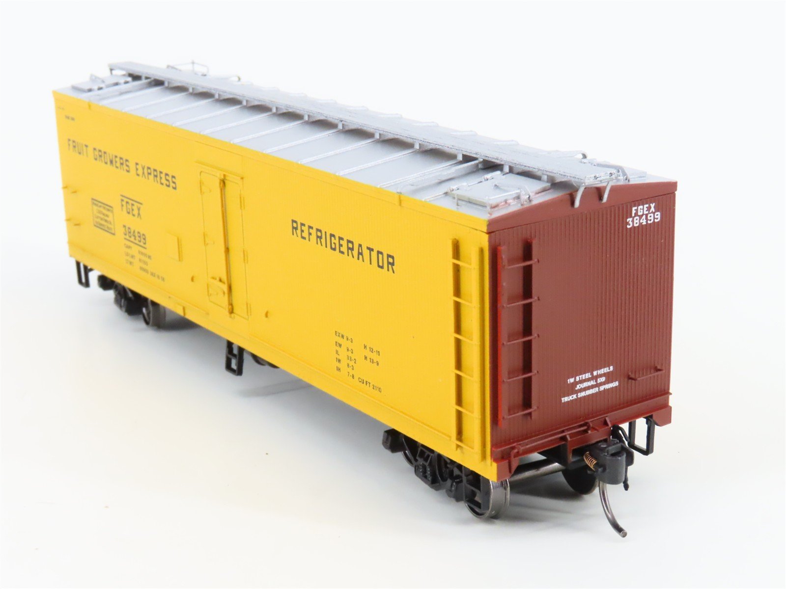 HO Scale InterMountain 47737-06* C&O FGEX Fruit Growers Express Reefer #38499