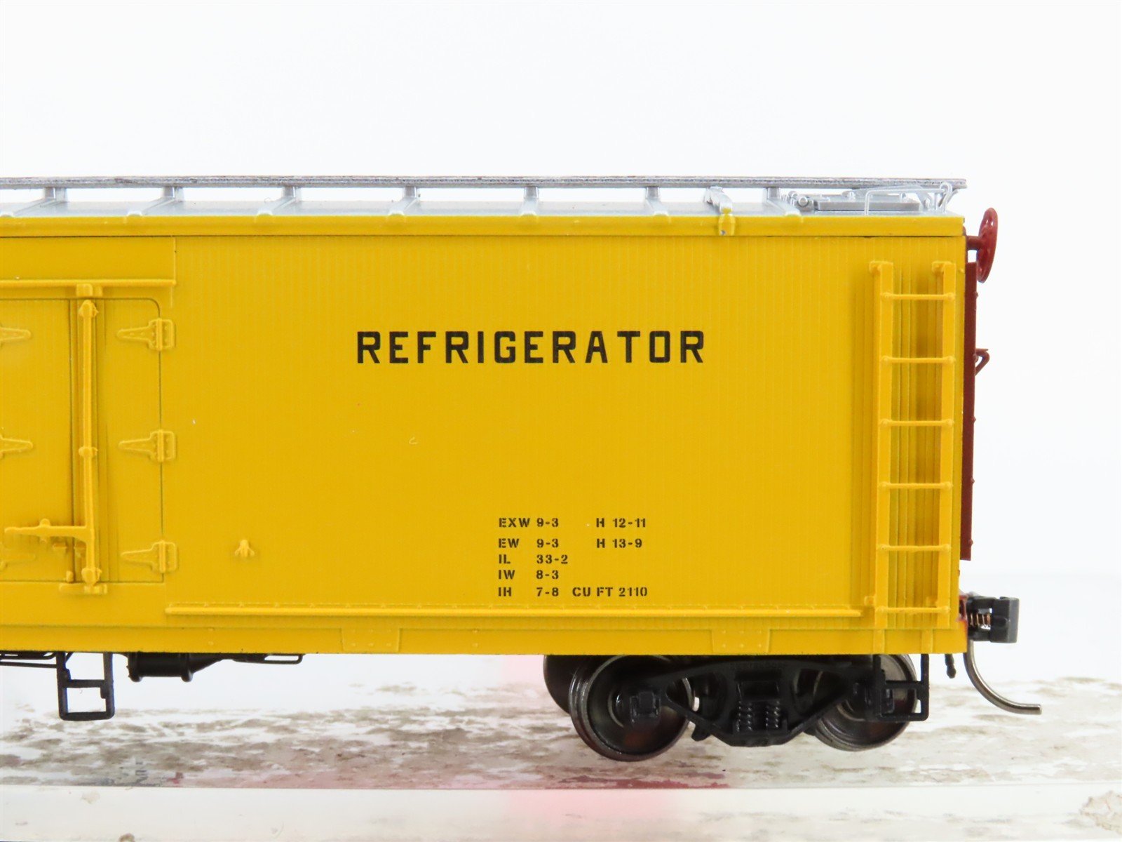 HO Scale InterMountain 47737-02* C&O FGEX Fruit Growers Express Reefer #38210