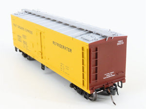 HO Scale InterMountain 47737-02* C&O FGEX Fruit Growers Express Reefer #38210