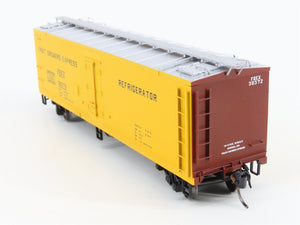 HO Scale InterMountain 47737-03* C&O FGEX Fruit Growers Express Reefer #38372