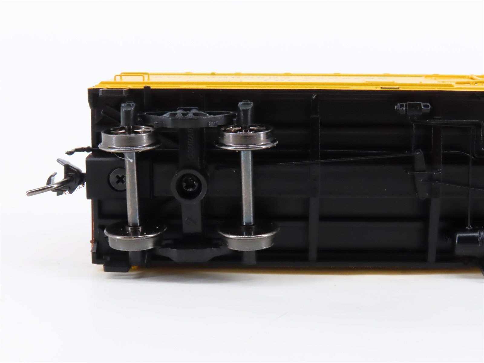 HO Scale InterMountain 47737-01* C&O FGEX Fruit Growers Express Reefer #38265