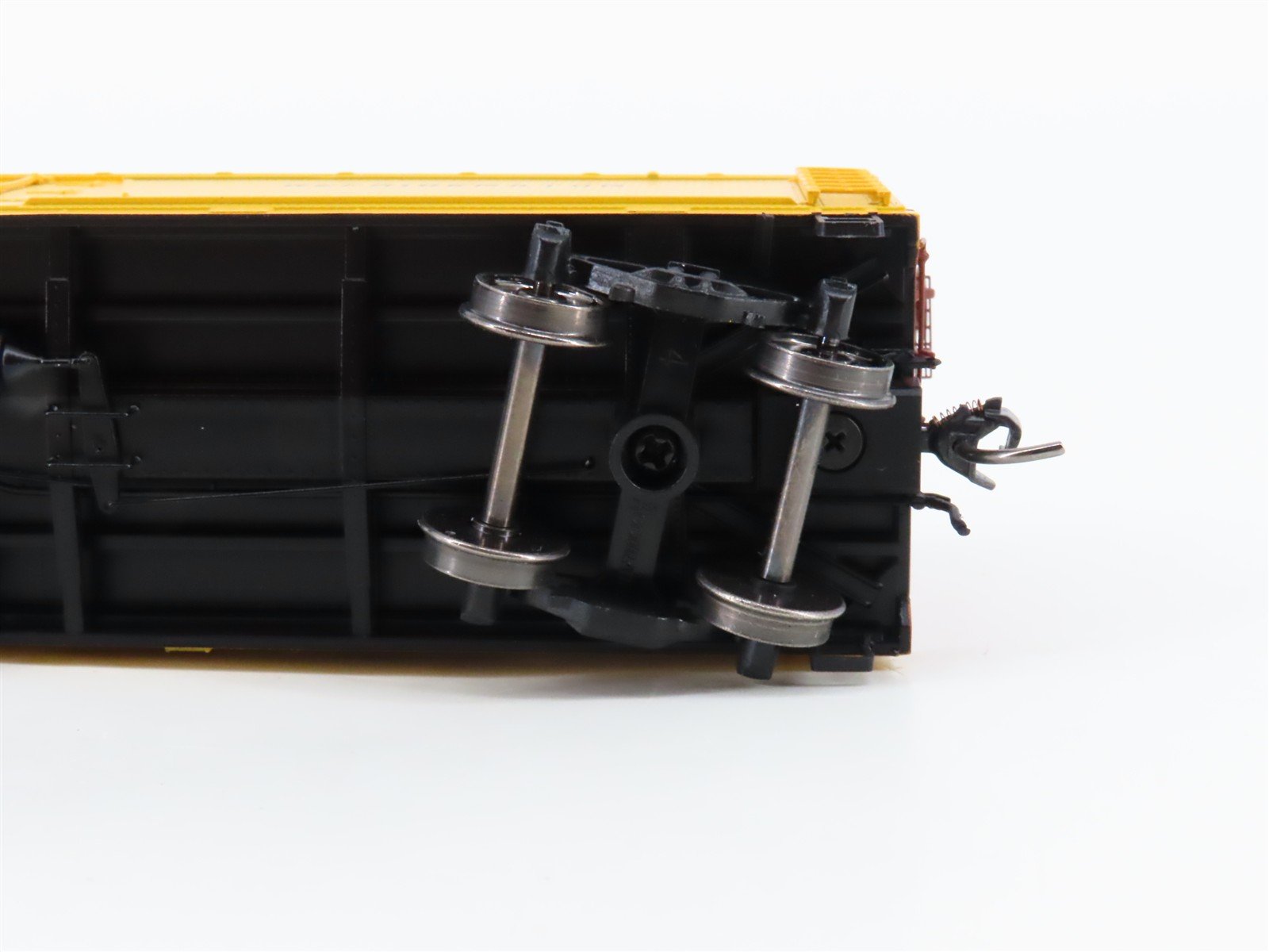 HO Scale InterMountain 47737-01* C&O FGEX Fruit Growers Express Reefer #38265