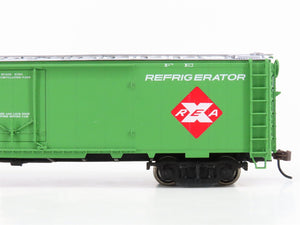 HO Scale Walthers 932-26244 REX Santa Fe REA Express Reefer 2-Pack