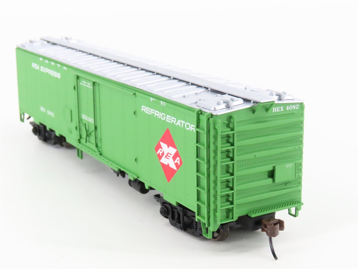 HO Scale Walthers 932-26244 REX Santa Fe REA Express Reefer 2-Pack