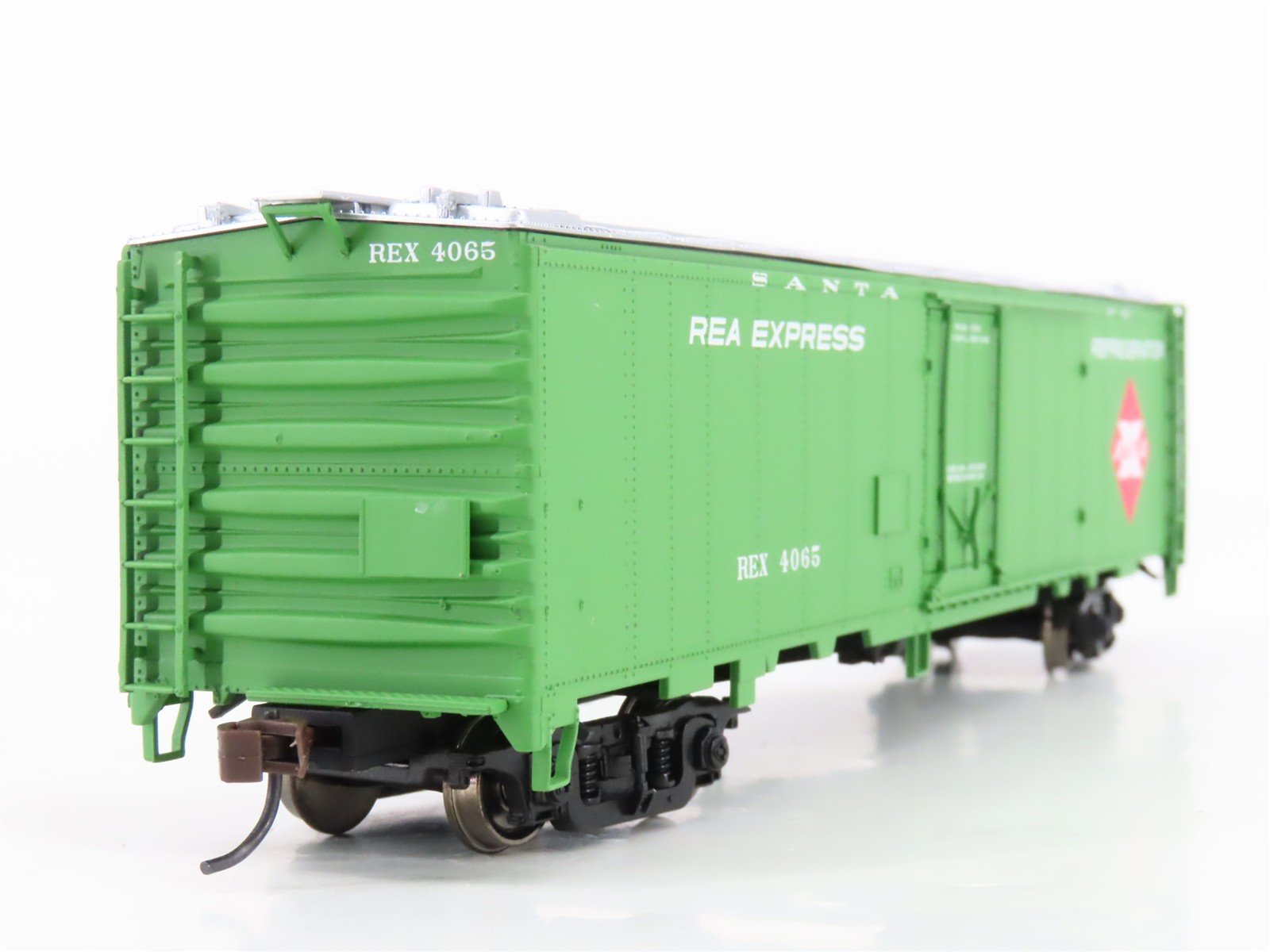 HO Scale Walthers 932-26244 REX Santa Fe REA Express Reefer 2-Pack
