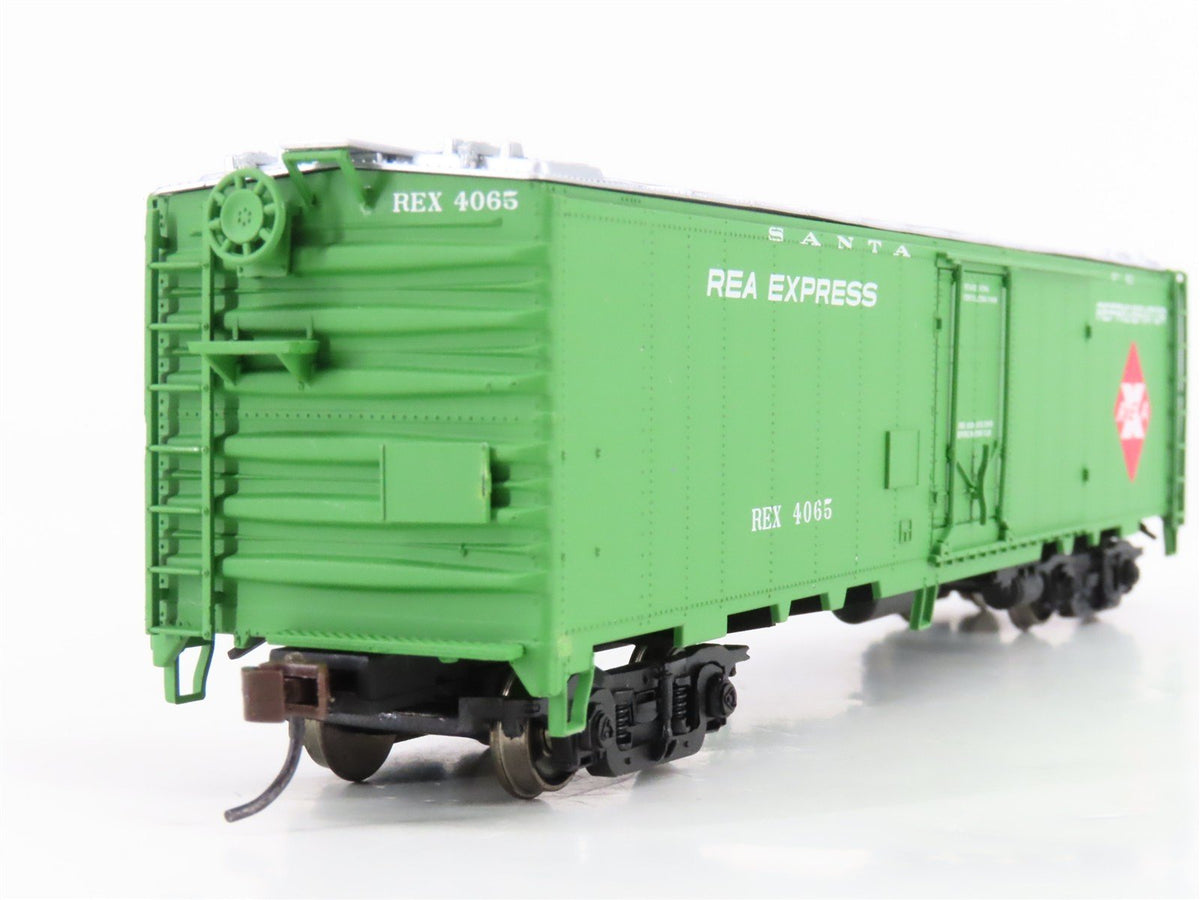 HO Scale Walthers 932-26244 REX Santa Fe REA Express Reefer 2-Pack