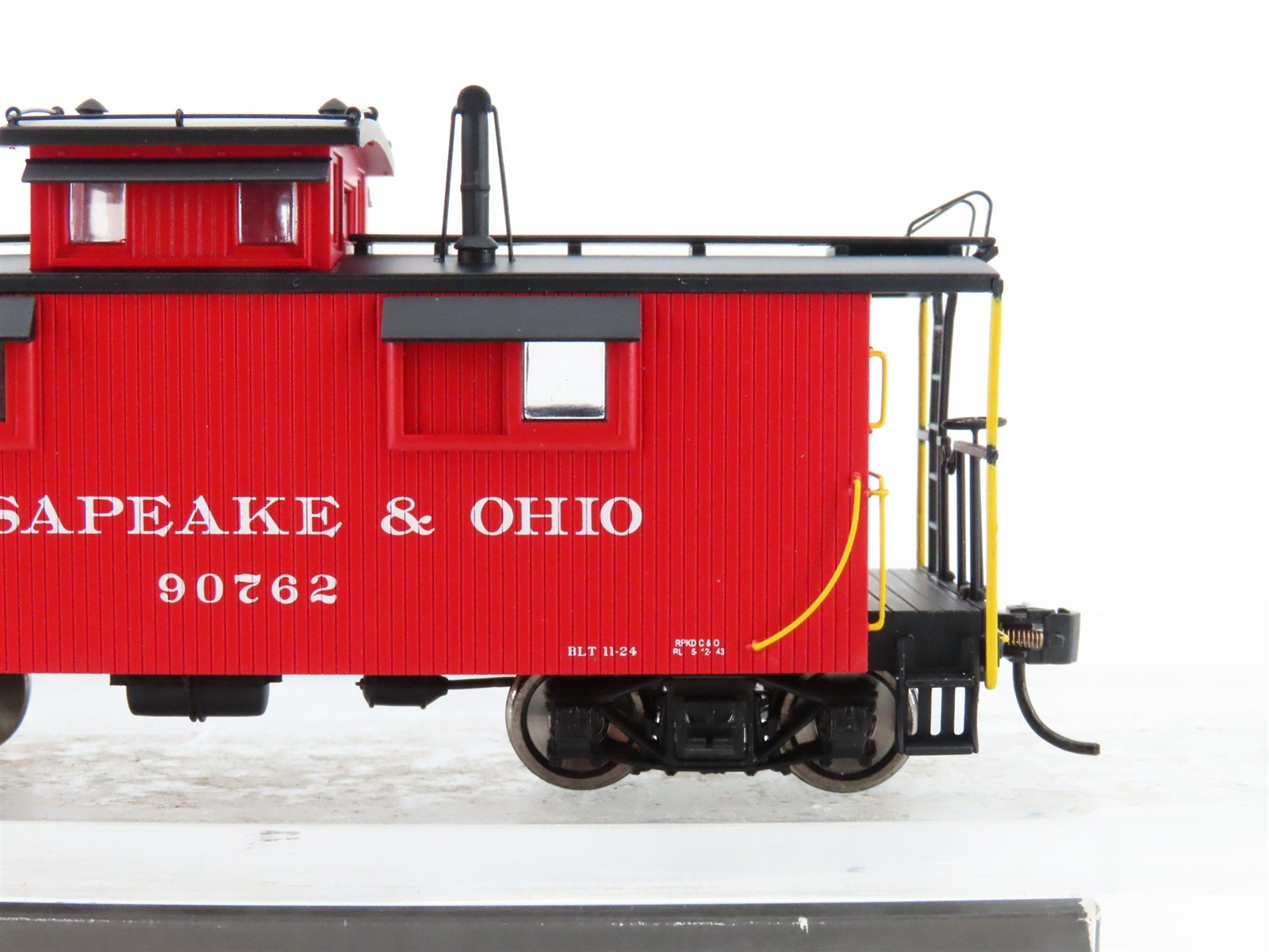 HO Scale Walthers Proto 920-103155 C&O Chesapeake & Ohio 25' Caboose #90762