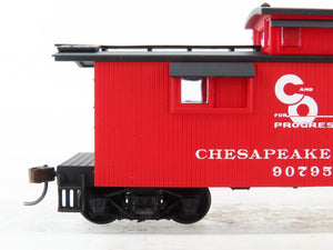 HO Scale Walthers 932-7522 C&O Chesapeake & Ohio 25' Wood Caboose #90795