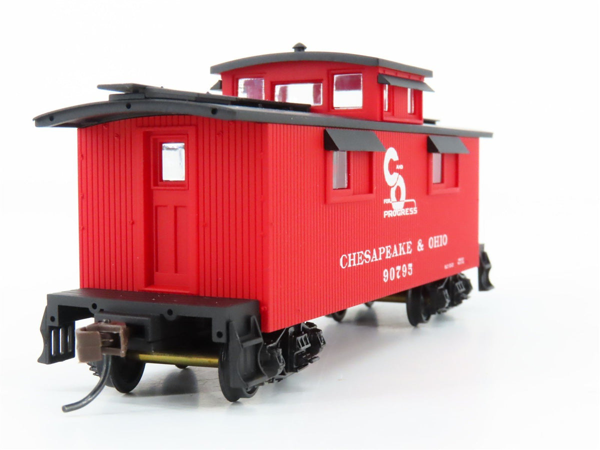 HO Scale Walthers 932-7522 C&amp;O Chesapeake &amp; Ohio 25&#39; Wood Caboose #90795