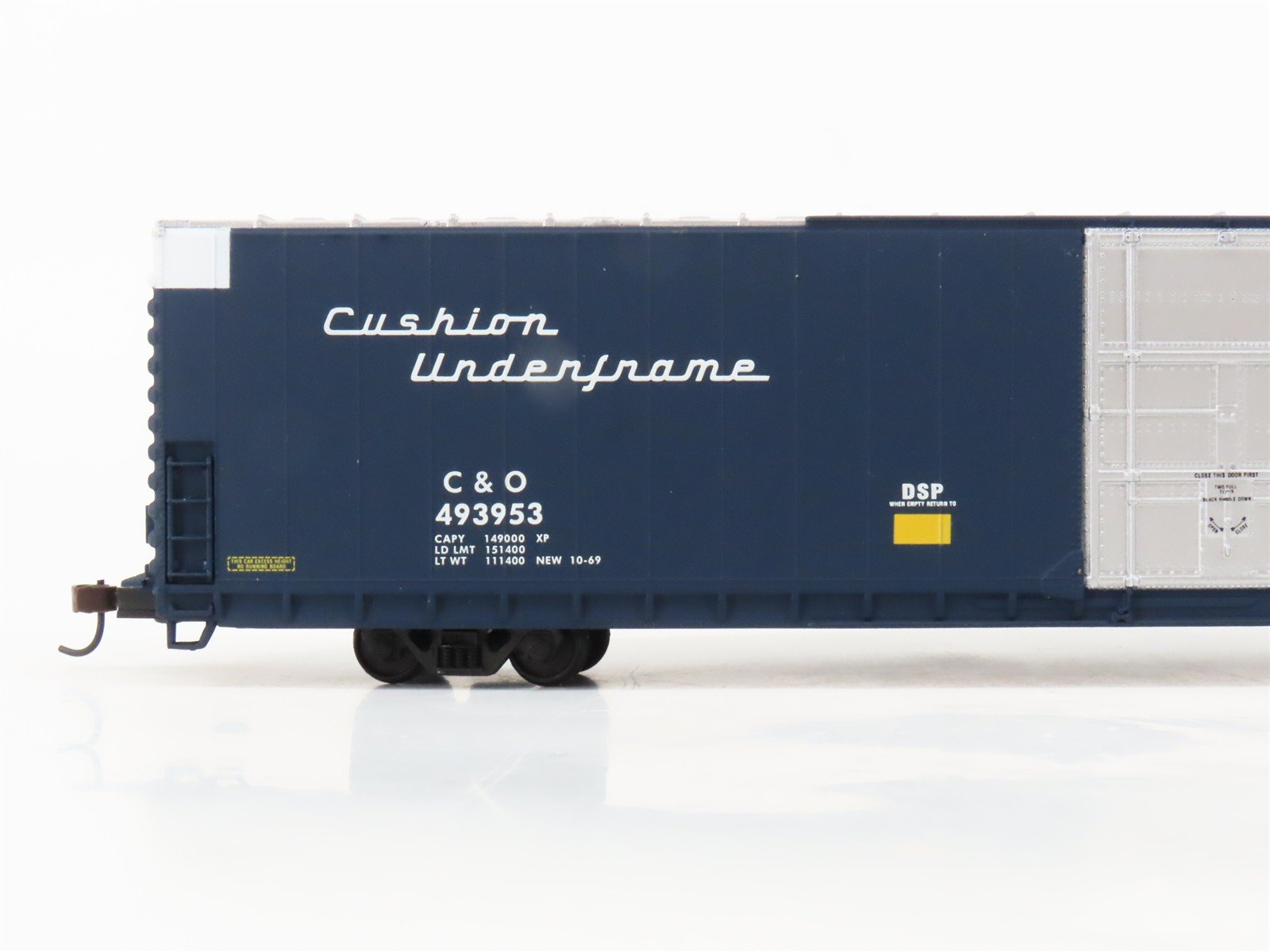 HO Scale Walthers 932-23504 C&O Chesapeake & Ohio 86' Hi-Cube Box Car 2-Pack