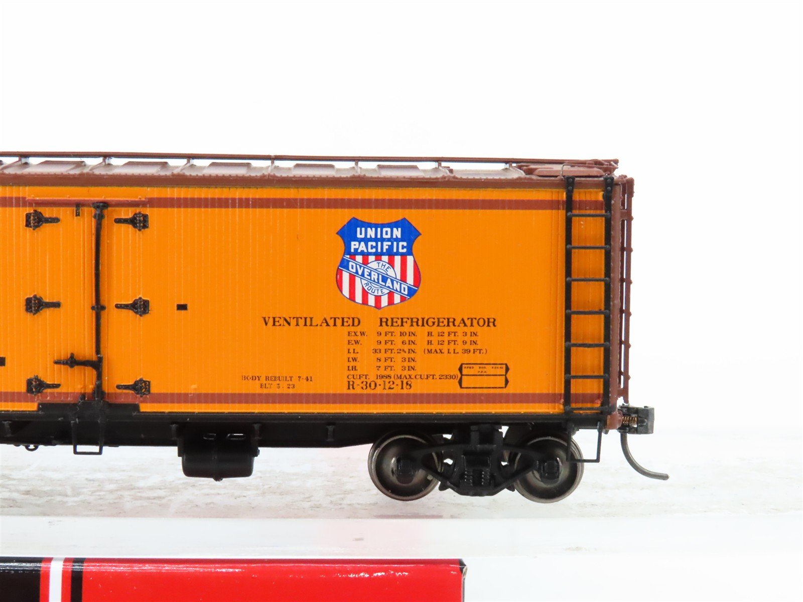 HO Scale InterMountain 47402-05 SP UP PFE Pacific Fruit Express Reefer #75652