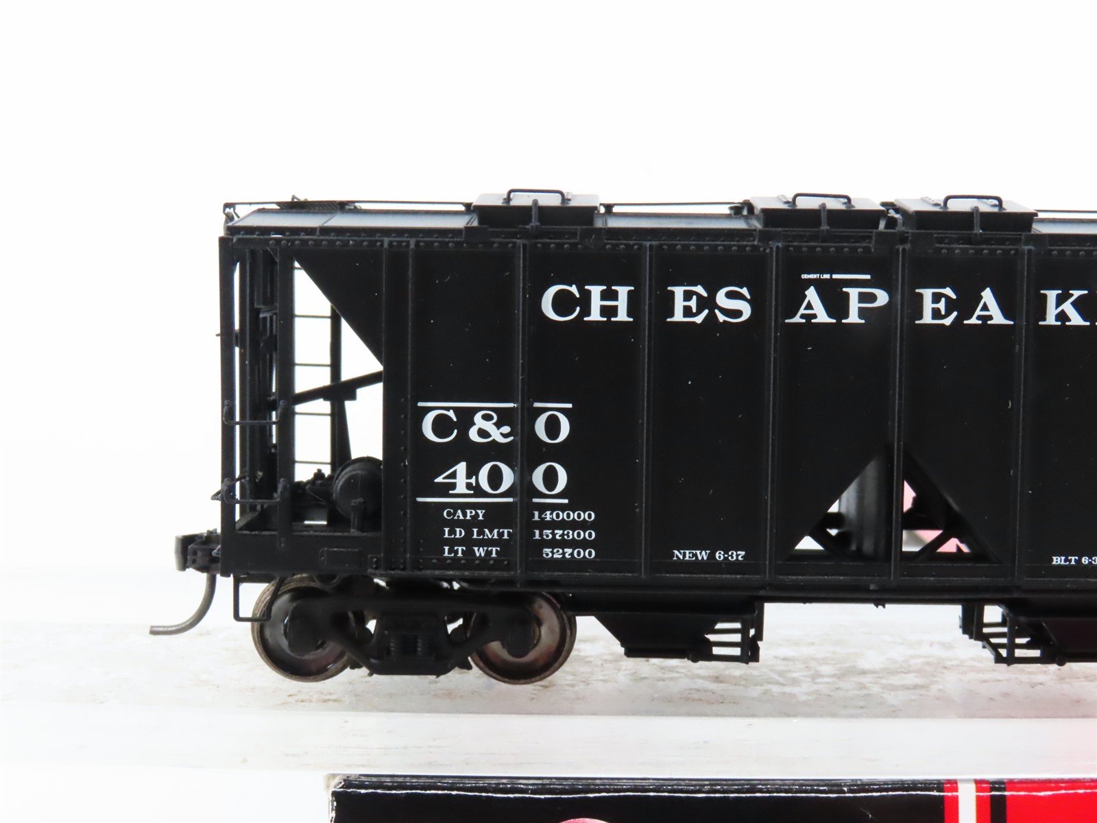 HO Scale InterMountain 48601-01* C&O Chesapeake & Ohio 2-Bay Hopper #400