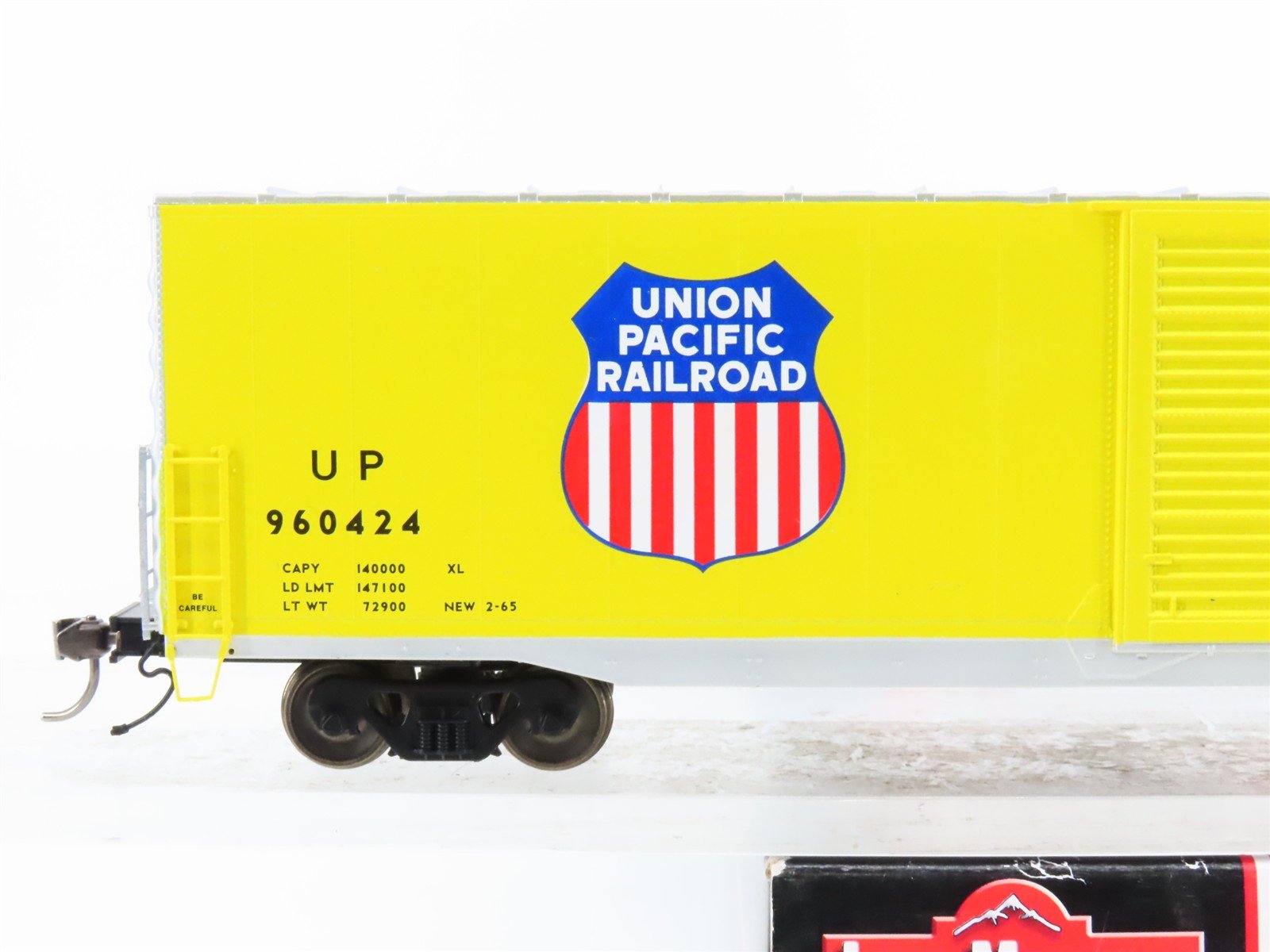 HO Scale InterMountain 46909-33 UP Union Pacific 60' Single Door Box Car #1960s