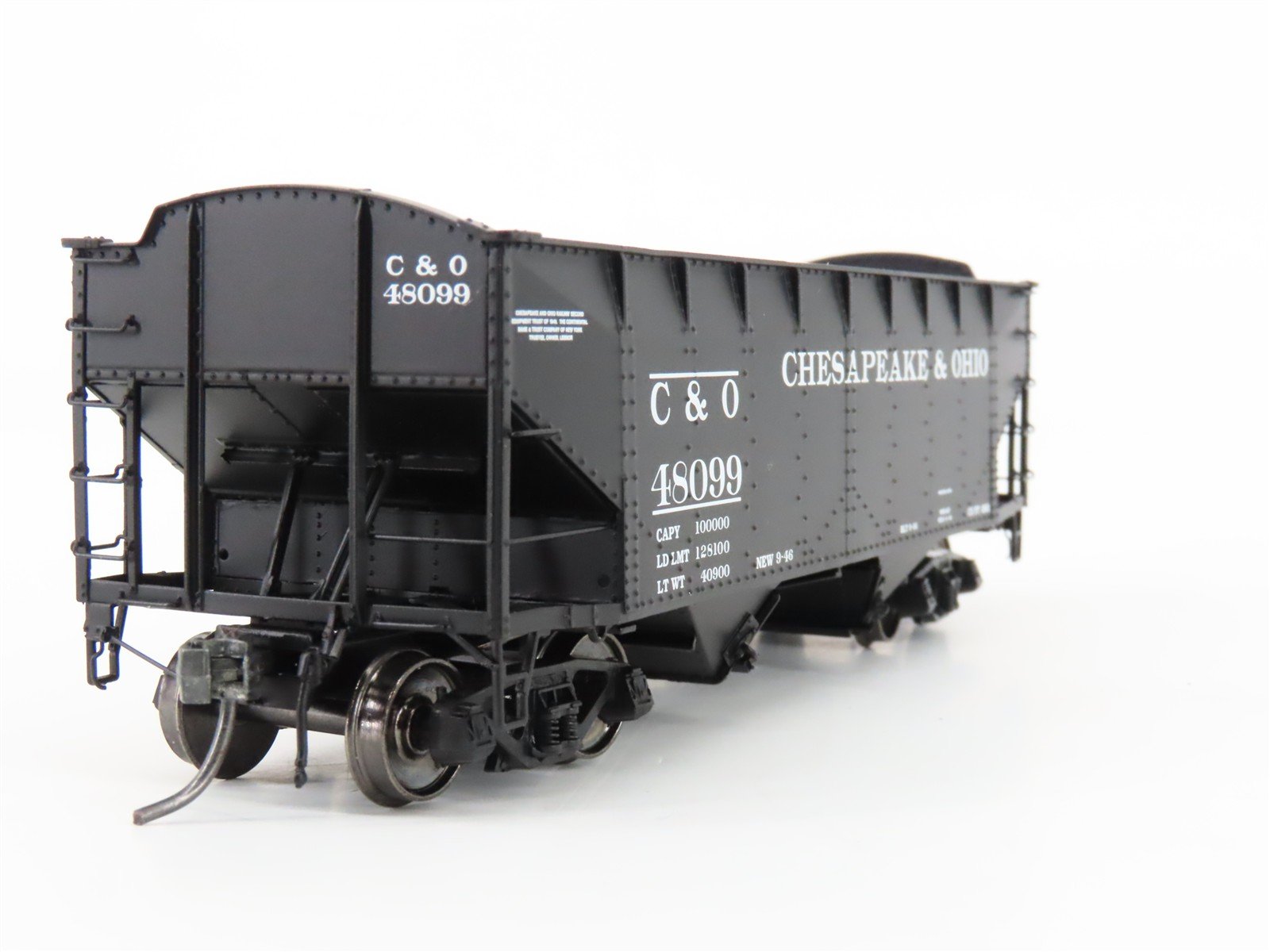 HO Scale InterMountain 47172-06* C&O Chesapeake & Ohio 2-Bay Hopper #48099