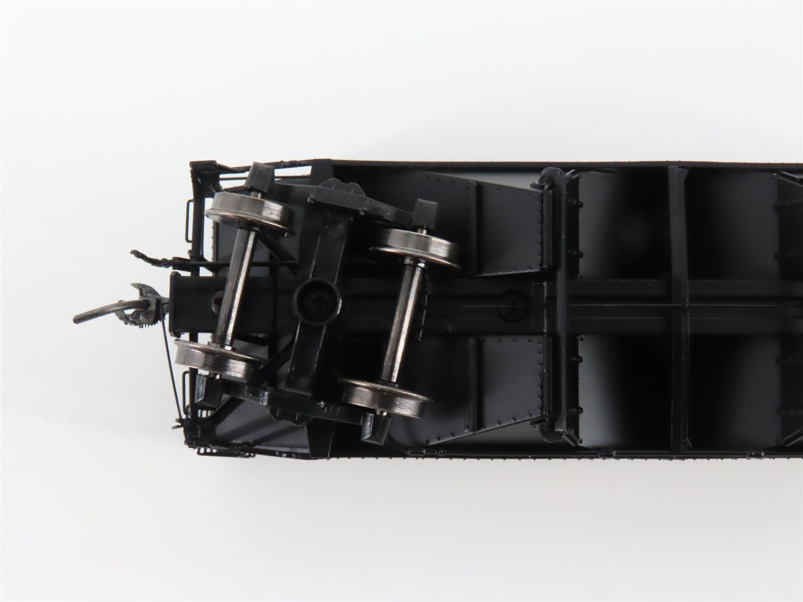 HO Scale InterMountain 47172-06* C&O Chesapeake & Ohio 2-Bay Hopper #48099