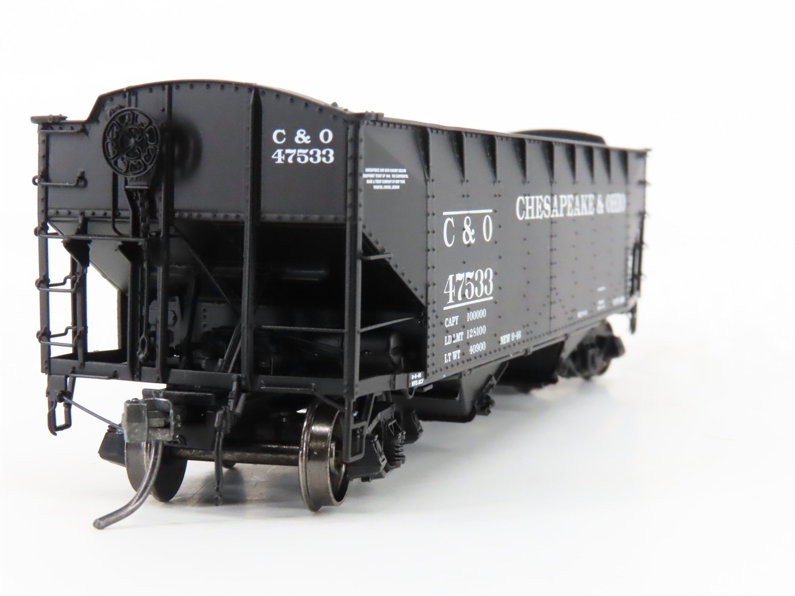 HO Scale InterMountain 47172-01* C&O Chesapeake & Ohio 2-Bay Hopper #47533
