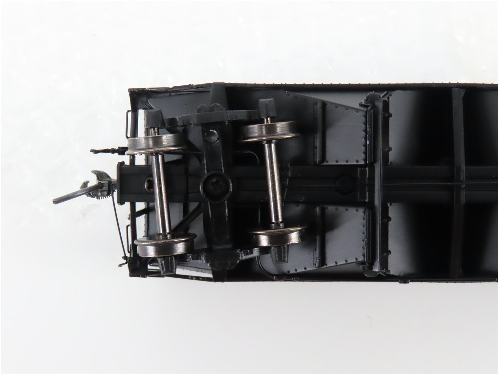 HO Scale InterMountain 47172-01* C&O Chesapeake & Ohio 2-Bay Hopper #47533