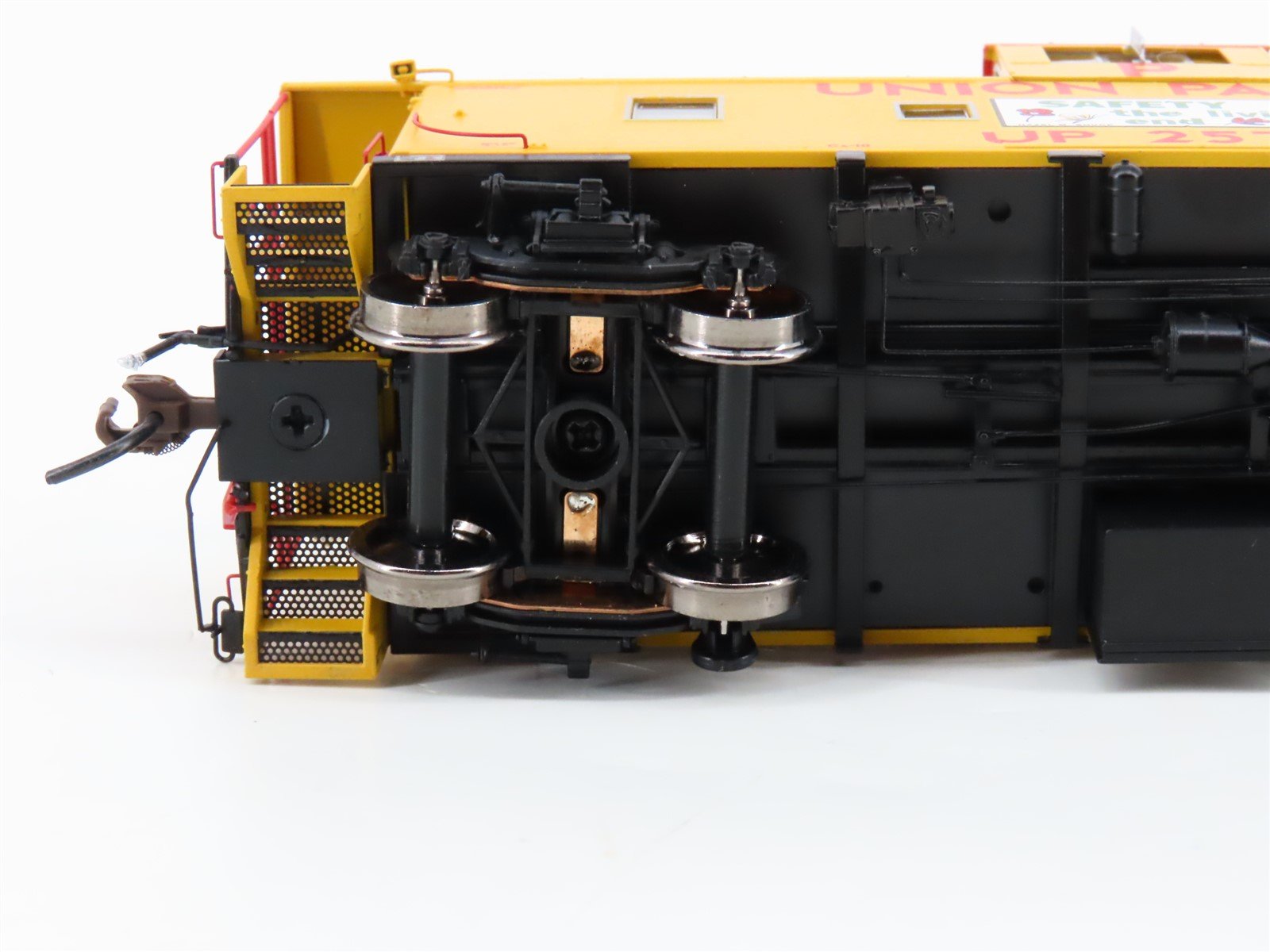 HO Athearn Genesis ATHG79137 UP Union Pacific CA-10 Caboose #25724 w/ Lights