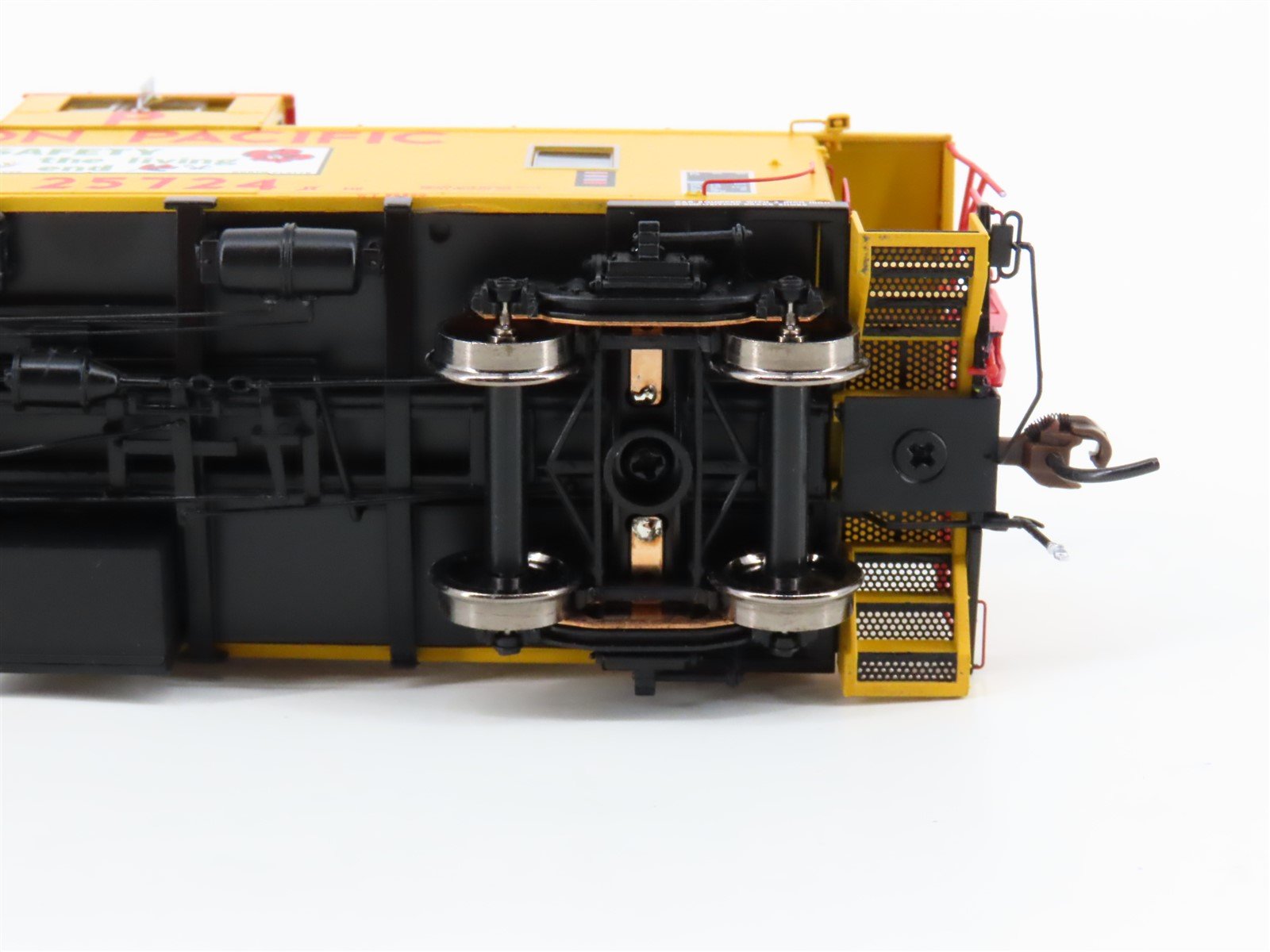 HO Athearn Genesis ATHG79137 UP Union Pacific CA-10 Caboose #25724 w/ Lights