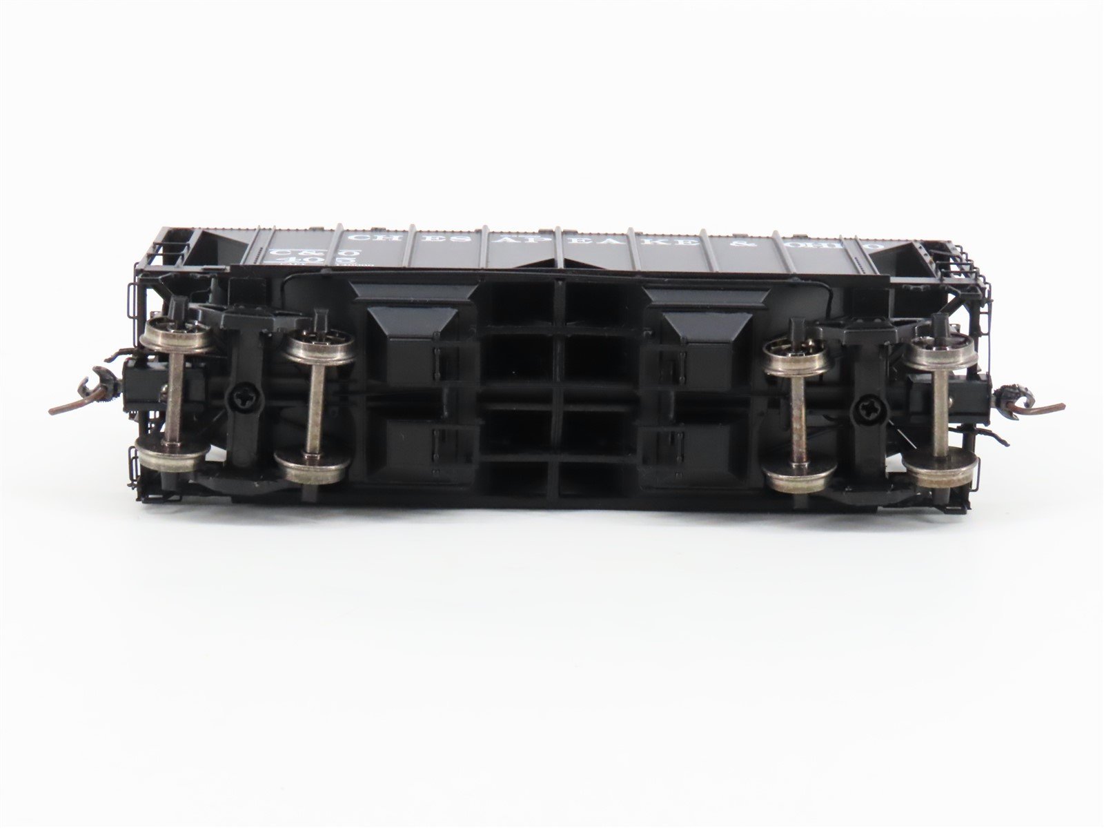 HO Scale Intermountain 48601-02 C&O Chesapeake & Ohio 2-Bay Covered Hopper #405