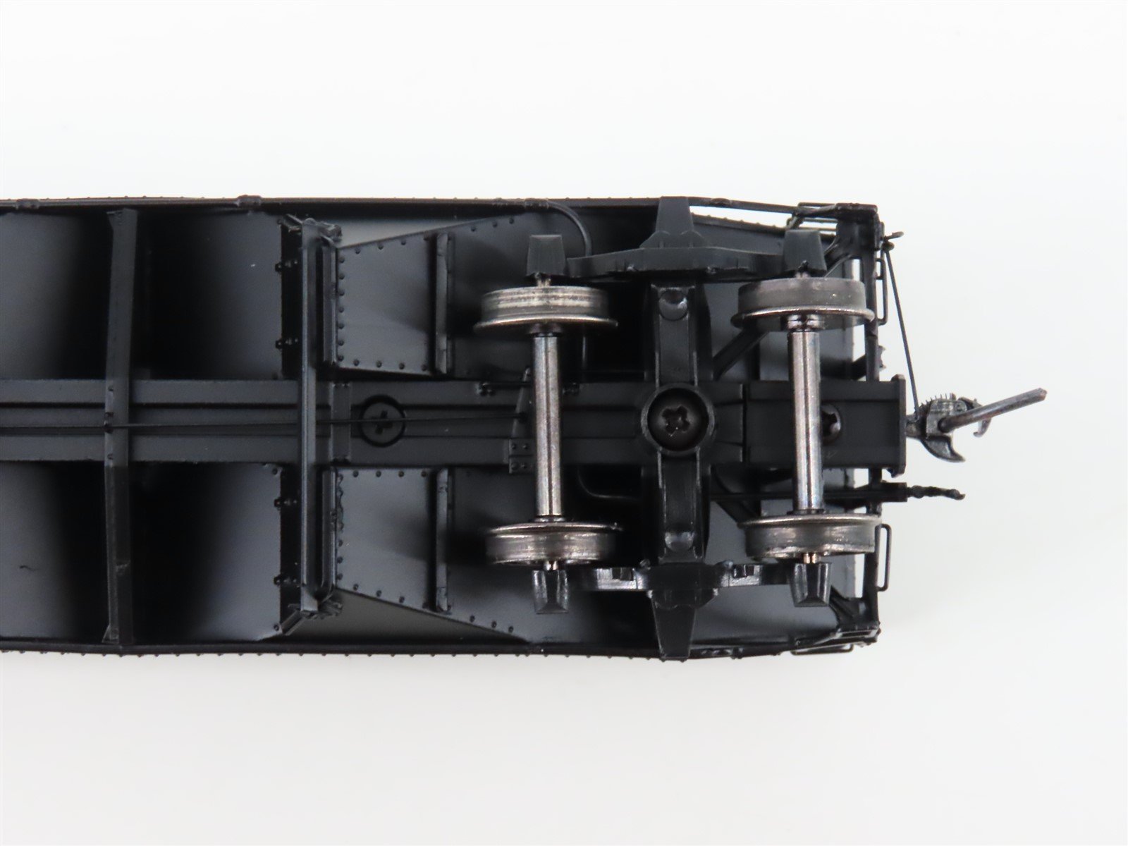 HO Scale Intermountain 47170-03 C&O Chesapeake & Ohio 2-Bay Open Hopper #126297