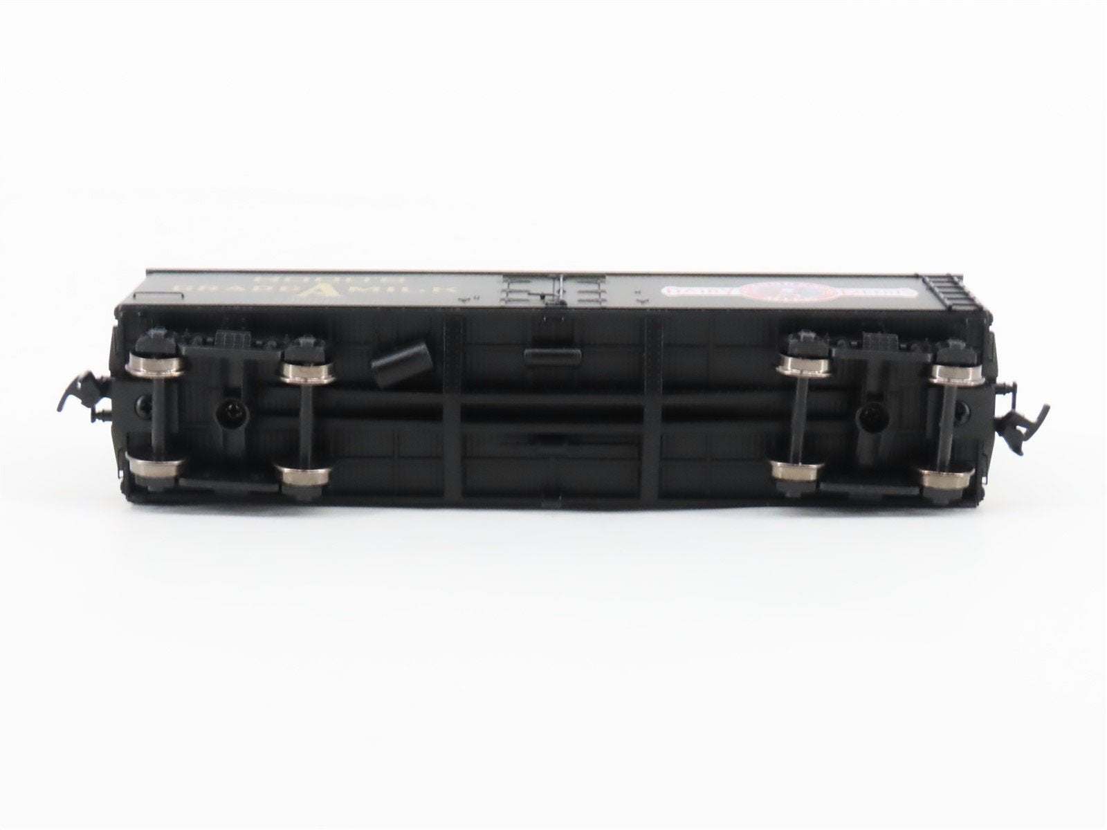 HO Scale Intermountain HPHX H.P.Hood & Sons Milk Dairy Express 40' Boxcar #204