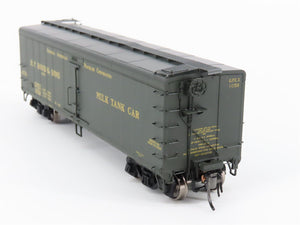 HO Scale Intermountain 48201-08 GPEX H.P.Hood & Sons 40' Reefer Car #1058