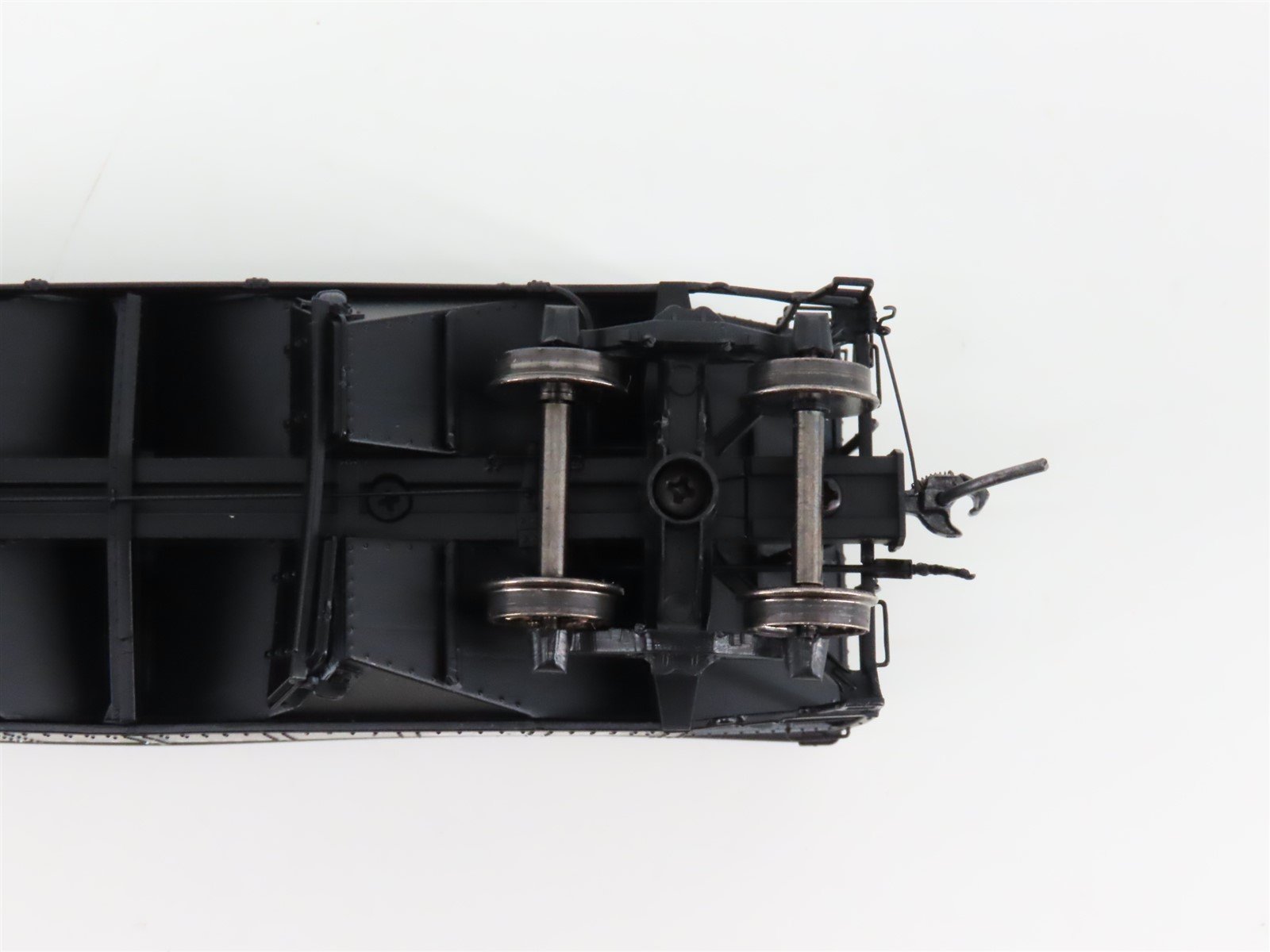 HO Scale Intermountain 47172-03 C&O Chesapeake & Ohio 2-Bay Open Hopper #47754