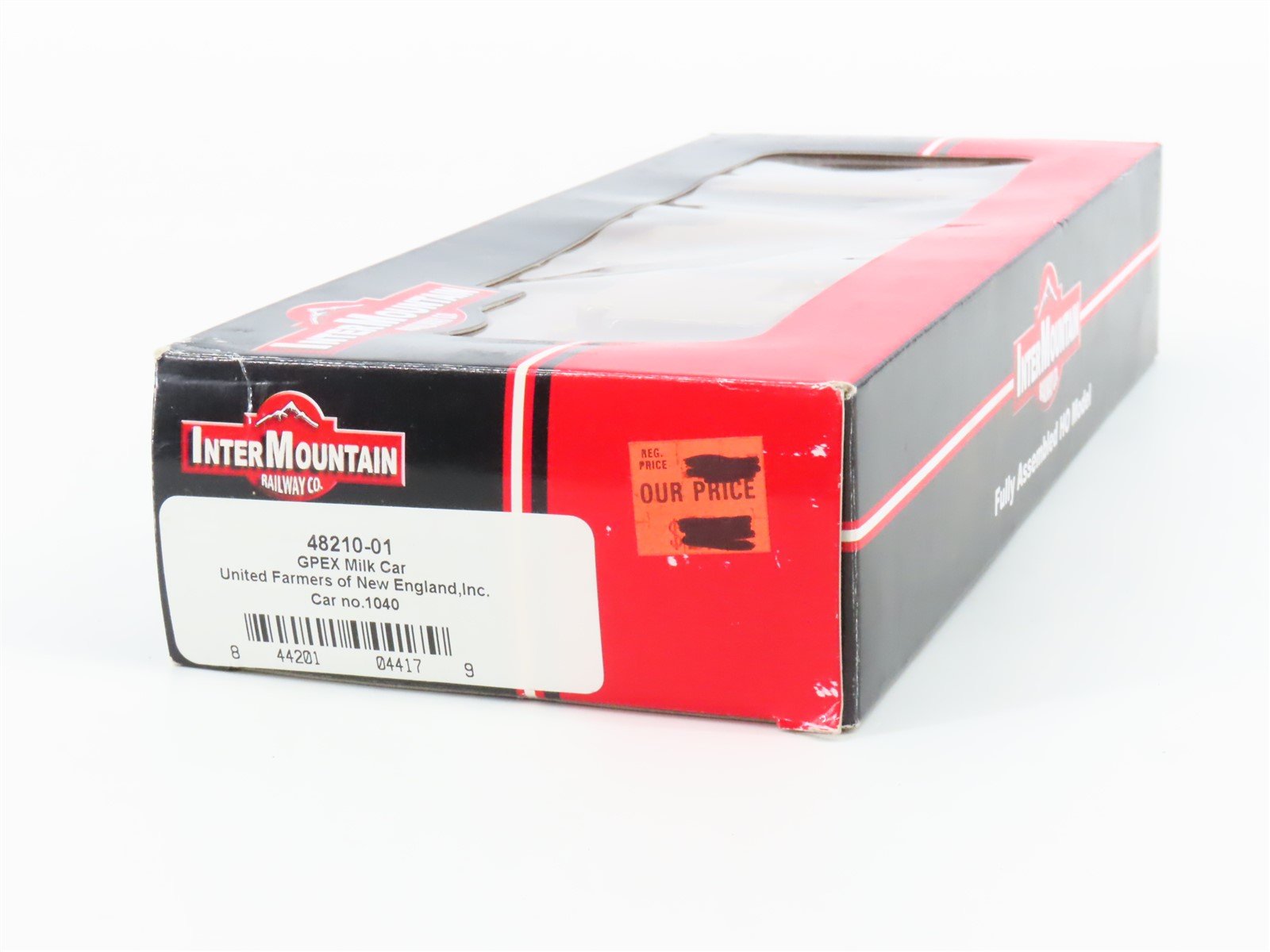 HO Scale Intermountain 48210-01 GPEX Farmers of New England 40' Reefer Car #1040