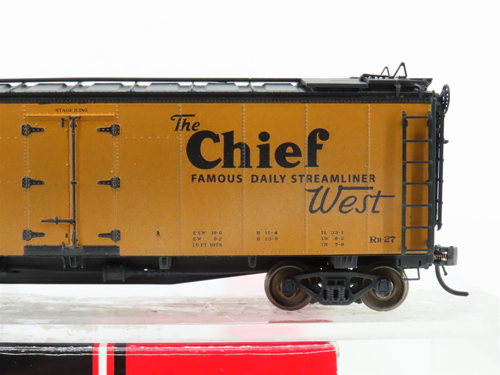 HO Intermountain 46106-28 SFRD Santa Fe 40' Reefer Car #34932 Weathered