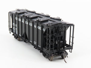 HO Scale Intermountain 48601-04 C&O Chesapeake & Ohio 2-Bay Covered Hopper #412