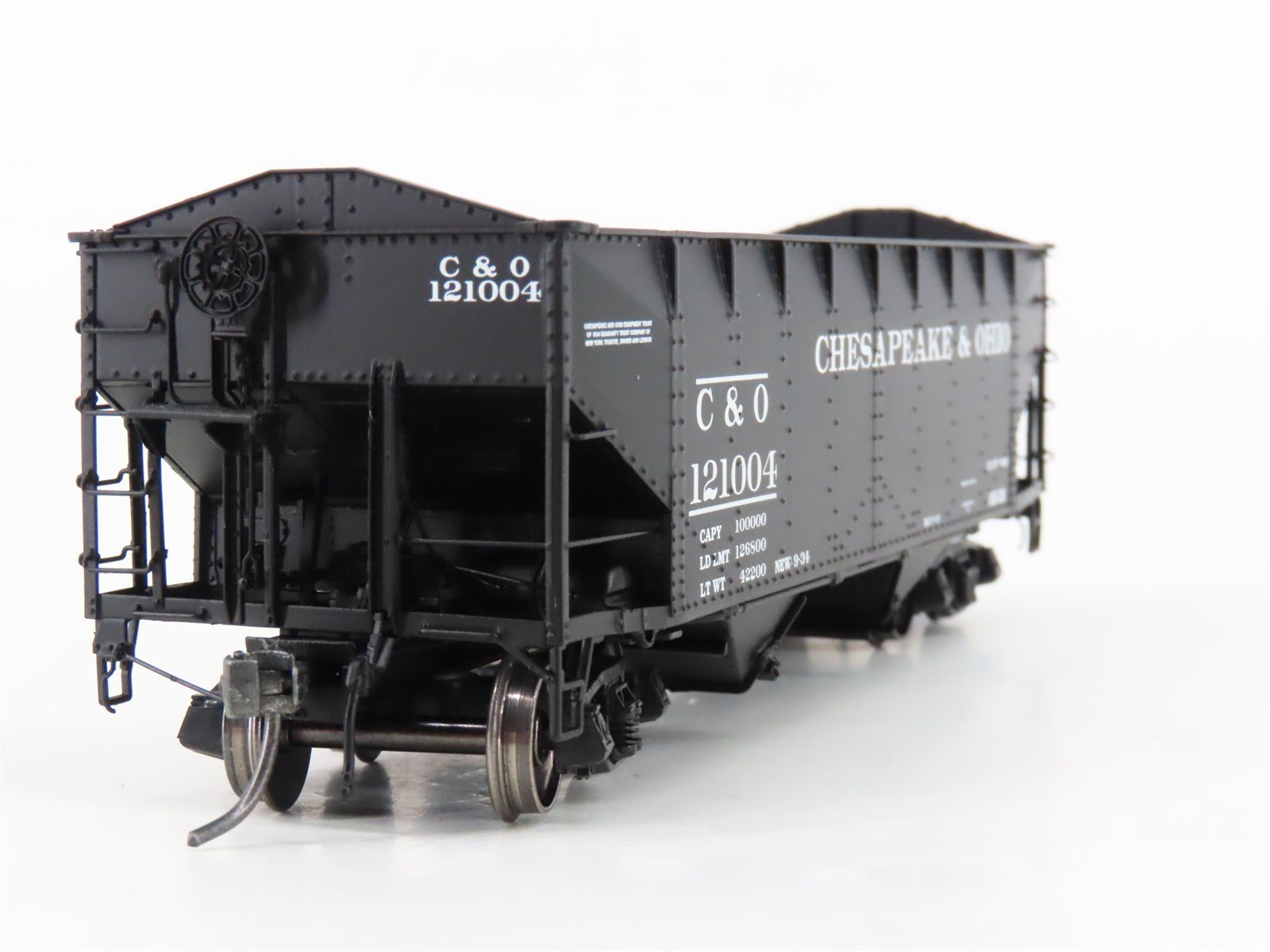HO Scale Intermountain 47167-01 C&O Chesapeake & Ohio 2-Bay Open Hopper #121004