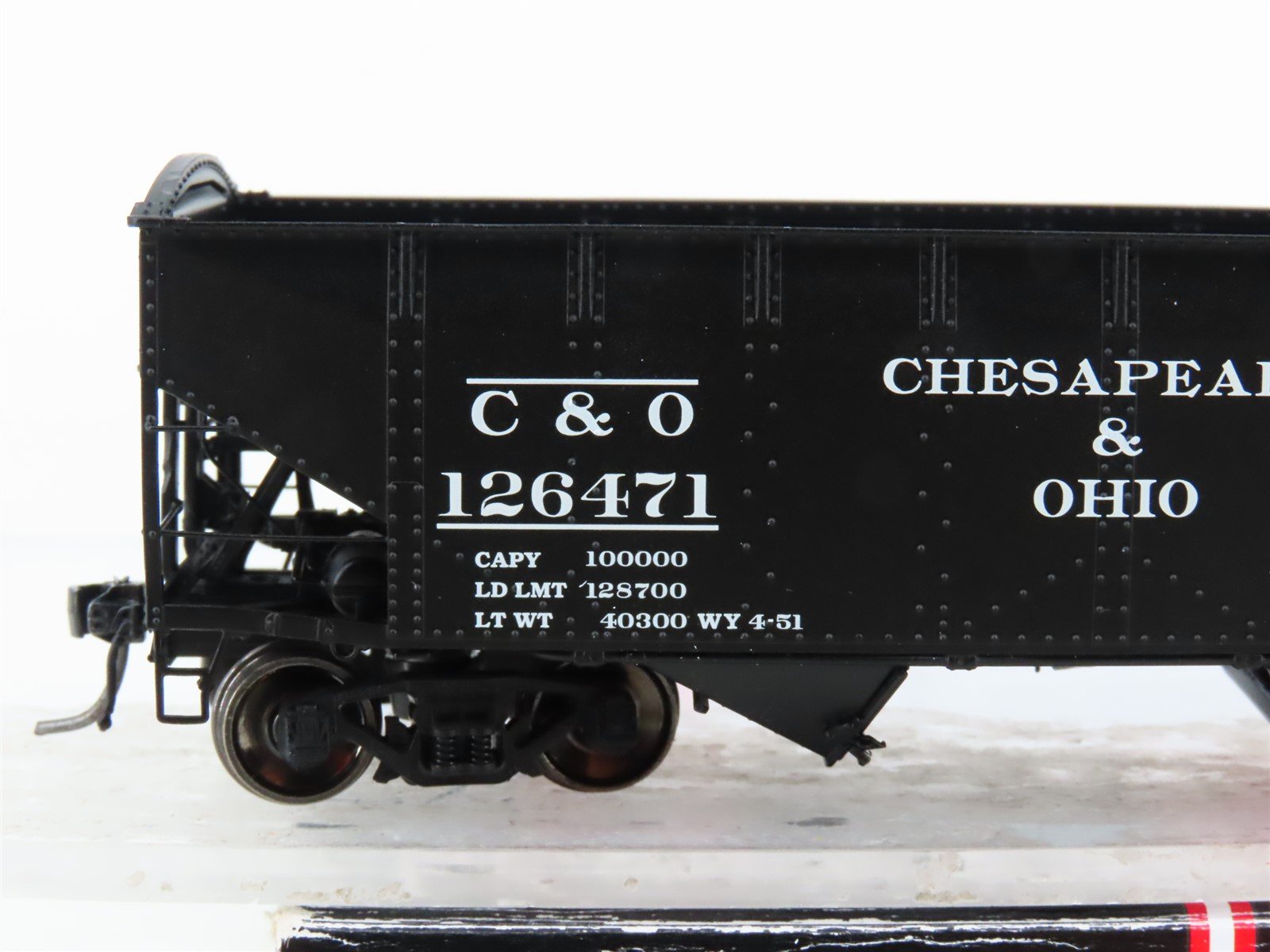 HO Scale Intermountain 47170-05 C&O Chesapeake & Ohio 2-Bay Open Hopper #126471