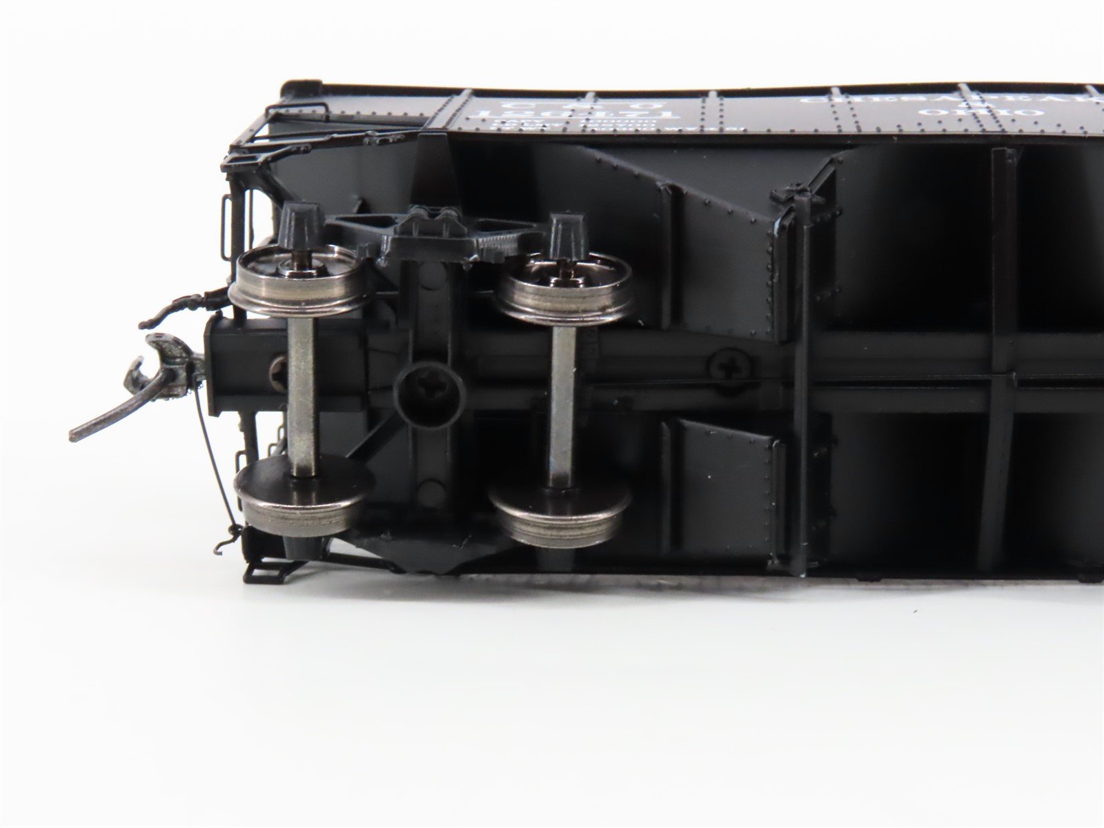 HO Scale Intermountain 47170-05 C&O Chesapeake & Ohio 2-Bay Open Hopper #126471