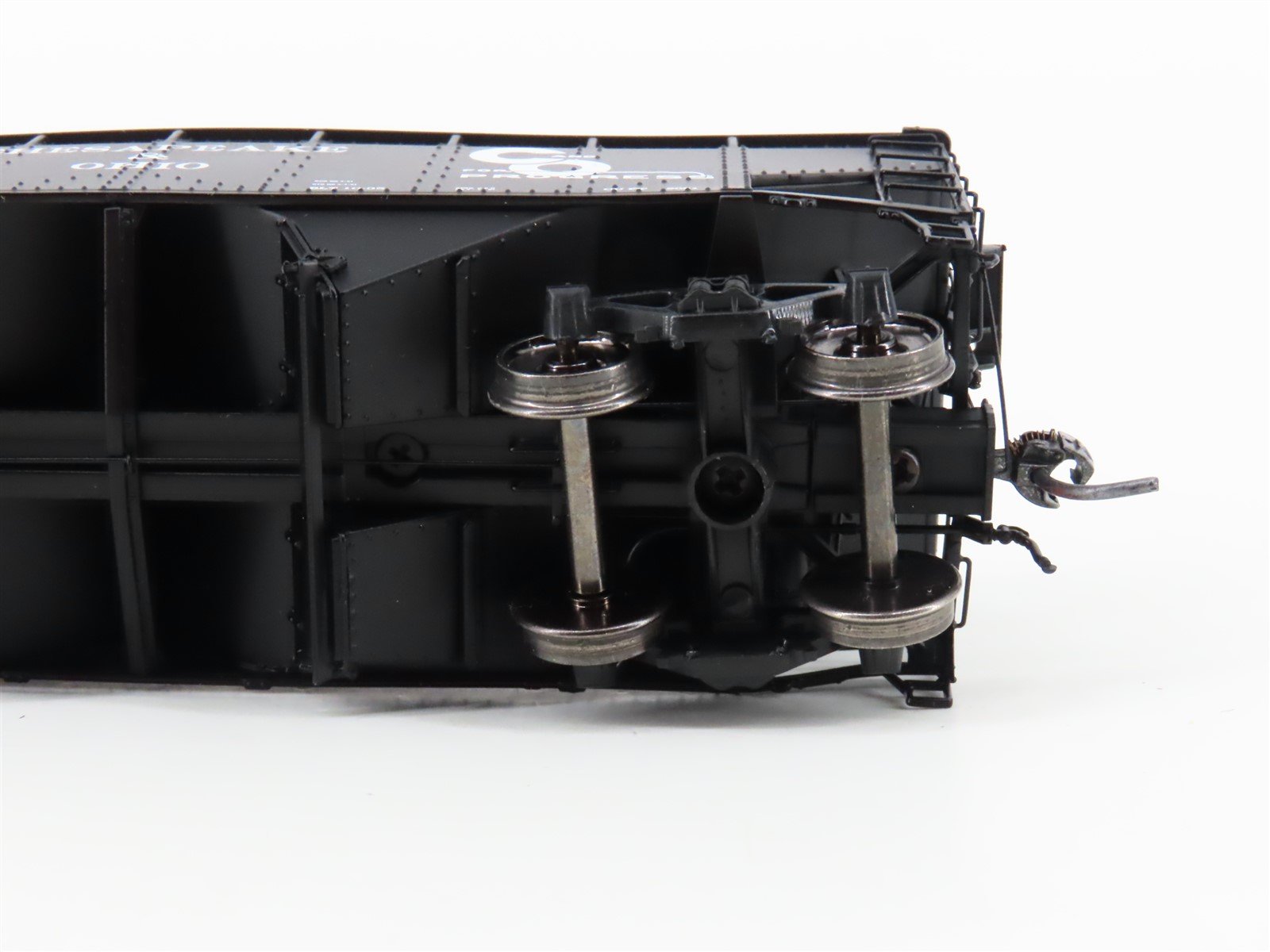 HO Scale Intermountain 47170-05 C&O Chesapeake & Ohio 2-Bay Open Hopper #126471