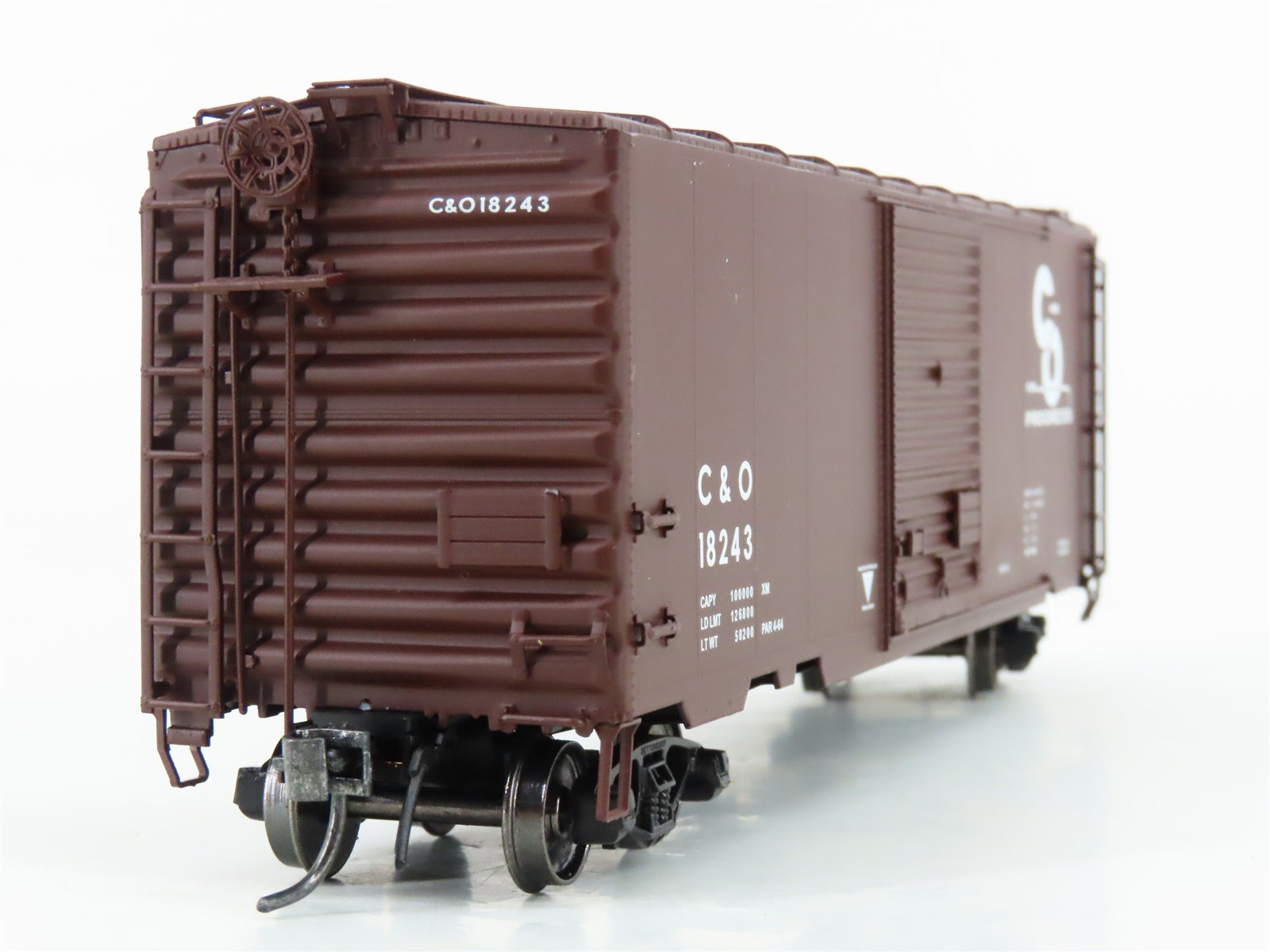 HO Scale Intermountain 45455-02 C&O Chesapeake & Ohio 40' PS-1 Boxcar #18243