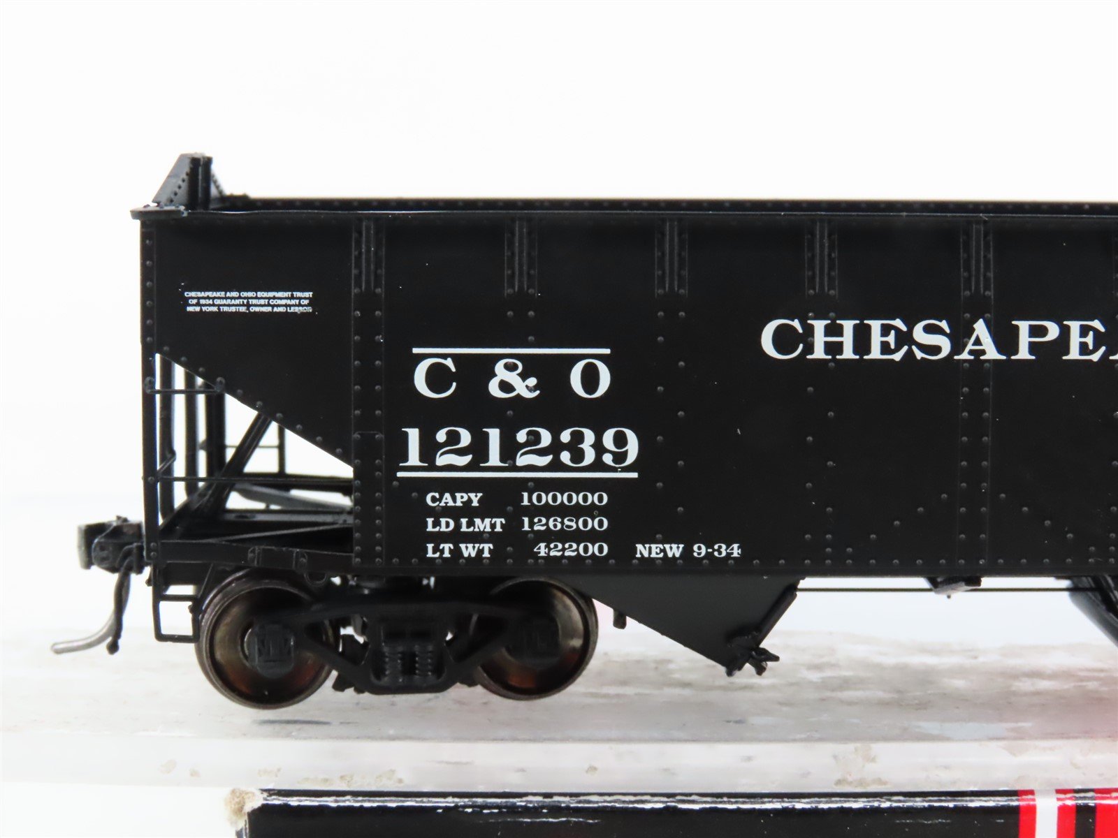 HO Scale Intermountain 47167-04 C&O Chesapeake & Ohio 2-Bay Open Hopper #121239