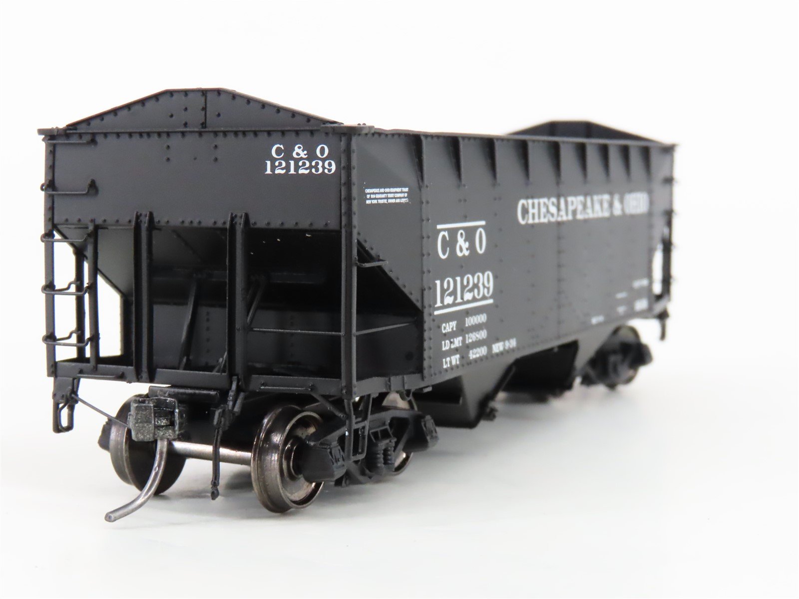 HO Scale Intermountain 47167-04 C&O Chesapeake & Ohio 2-Bay Open Hopper #121239