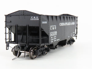 HO Scale Intermountain 47167-04 C&O Chesapeake & Ohio 2-Bay Open Hopper #121239