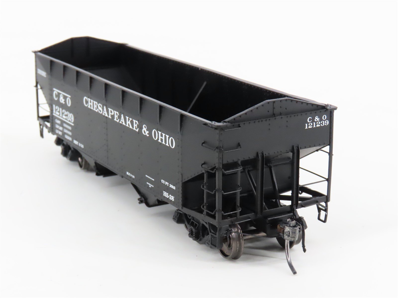 HO Scale Intermountain 47167-04 C&O Chesapeake & Ohio 2-Bay Open Hopper #121239