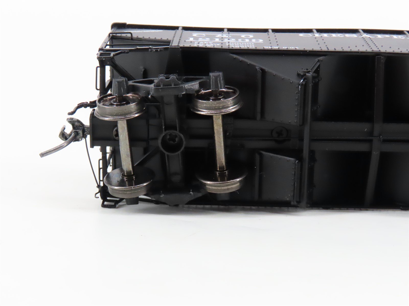 HO Scale Intermountain 47167-04 C&O Chesapeake & Ohio 2-Bay Open Hopper #121239