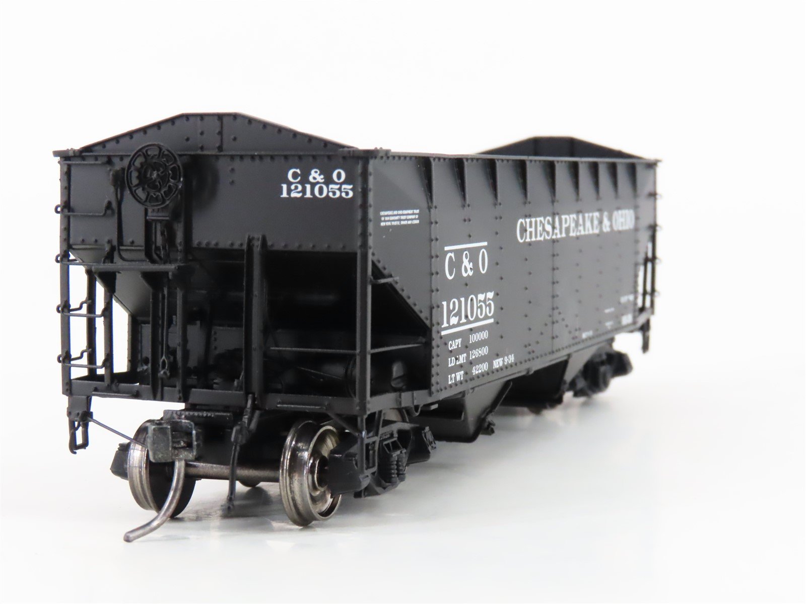 HO Scale Intermountain 47167-02 C&O Chesapeake & Ohio 2-Bay Open Hopper #121055