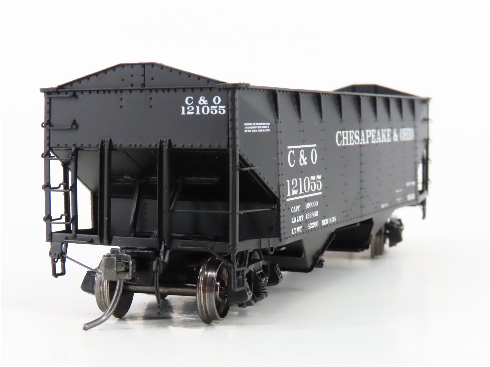 HO Scale Intermountain 47167-02 C&O Chesapeake & Ohio 2-Bay Open Hopper #121055