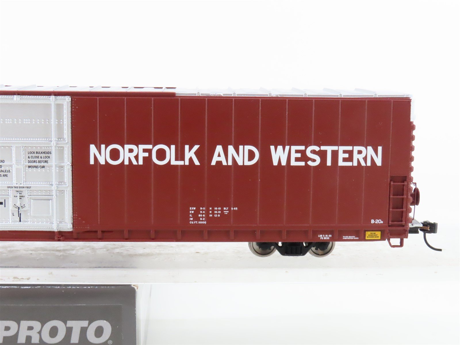 HO Scale Walthers Proto 920-102121 N&W Railway 86' P-S Hi-Cube Boxcar #355102