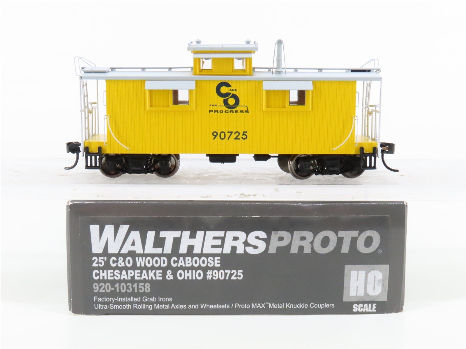 HO Scale Walthers Proto 920-103158 C&O Chesapeake & Ohio 25' Caboose #90725