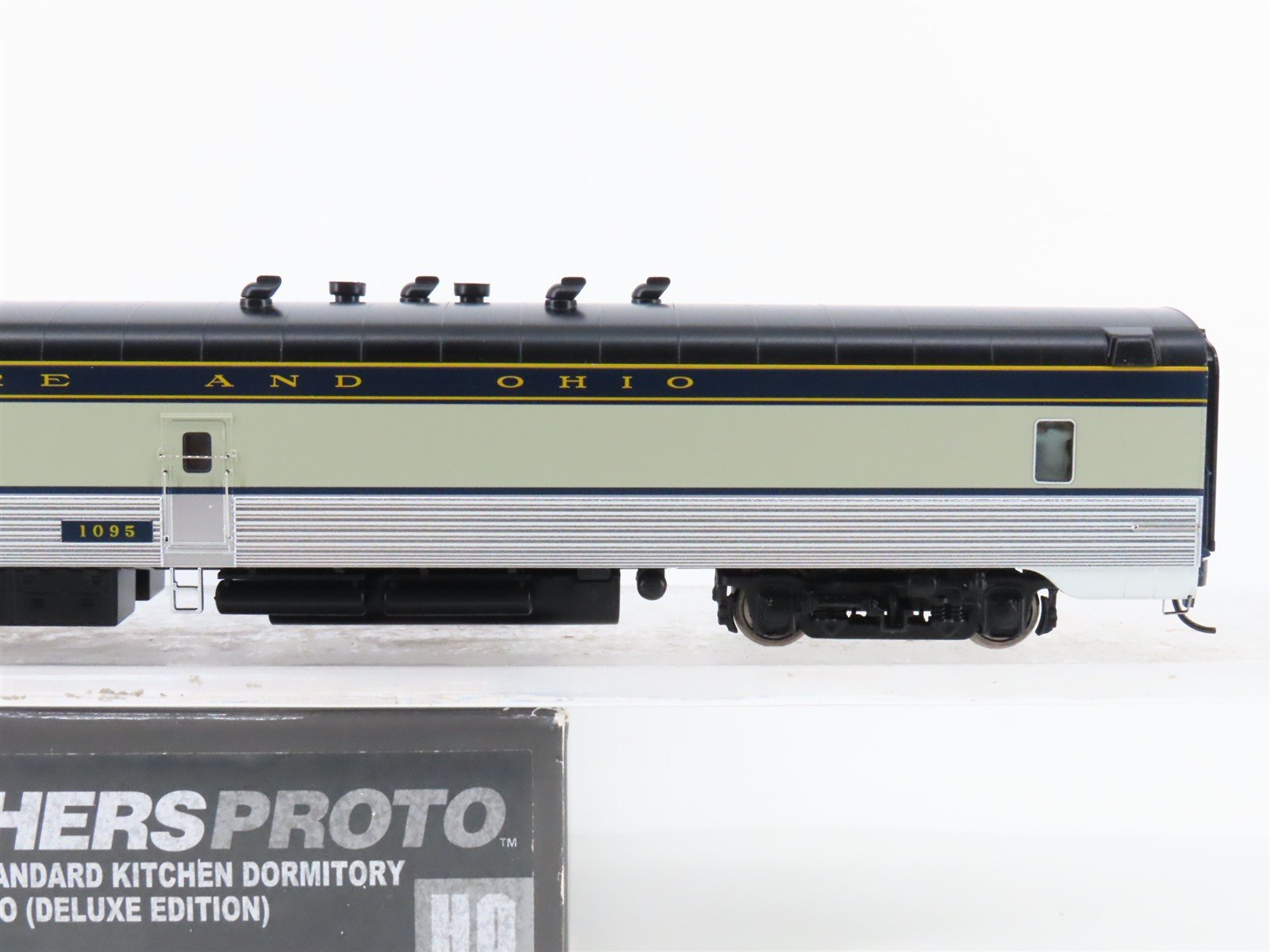 HO Walthers Proto 920-9417 B&O Baltimore & Ohio 85' Kitchen Dorm Passenger Car