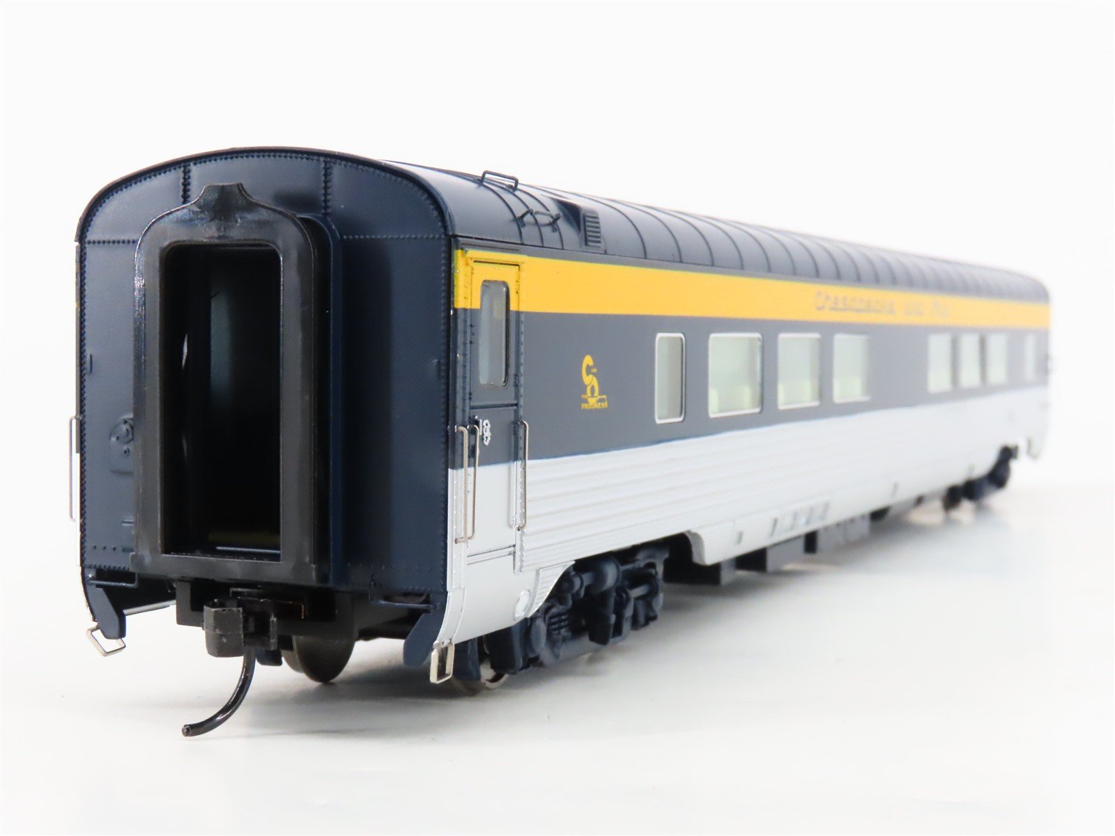HO Walthers Proto 920-9362 C&O Chesapeake Ohio 85' 52-Seat Coach Passenger Car